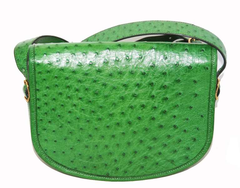 Exceptional Hermes Green Ostrich Golf Bag 1970 In Excellent Condition In Verviers, BE