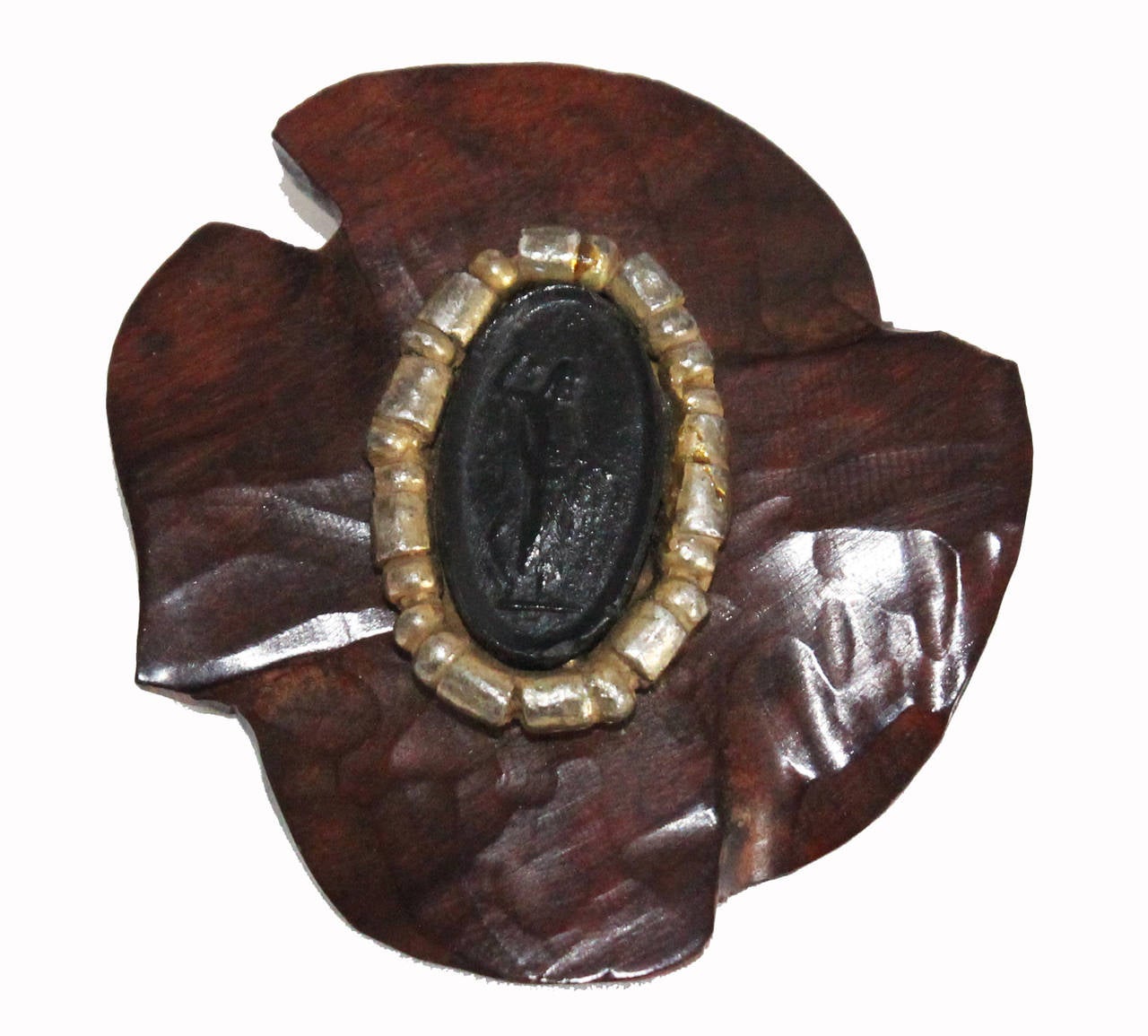 Rare YSL Cameo Wood Brooch Rive Gauche c.1970 In Excellent Condition In Verviers, BE