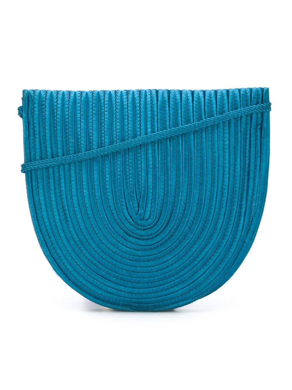 Nina Ricci vintage little turquoise bag of the 80s. Made in turquoise passementerie. Marked : Nina Ricci Paris.

Excellent vintage condition. Size : 20 x 18 cm - 7.9 x 7 in.