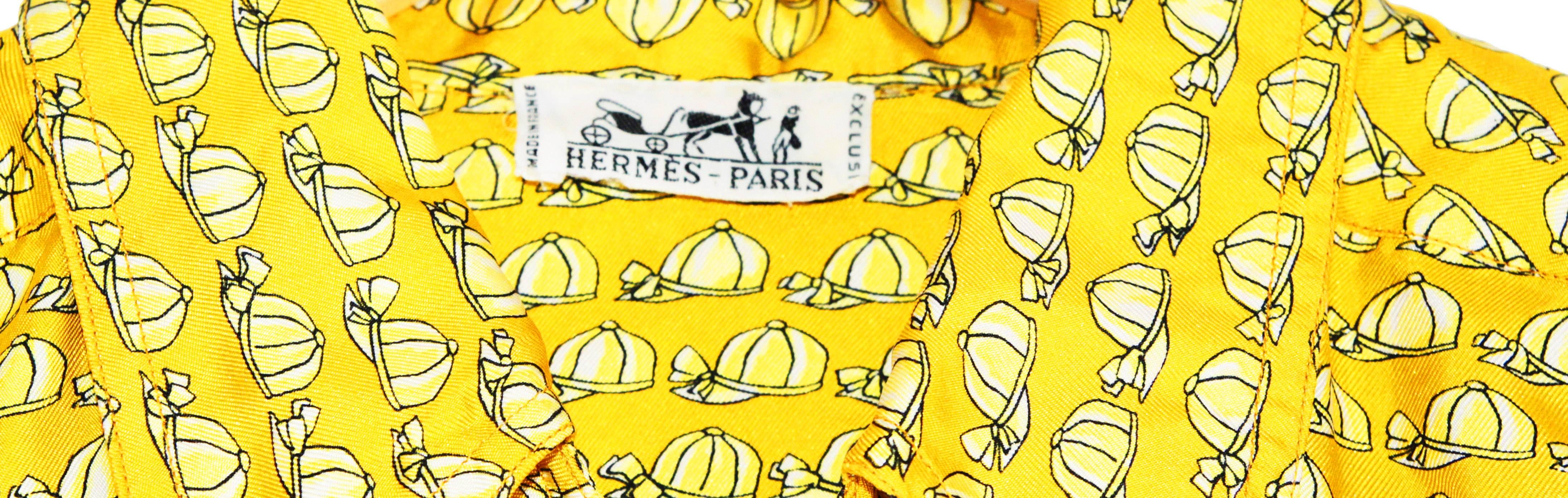 Fun & collectable Hermes Yellow Caps shirt c.1970 In Excellent Condition In Verviers, BE