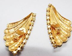 Unique design for these Sharra Pagano couture earrings 80s