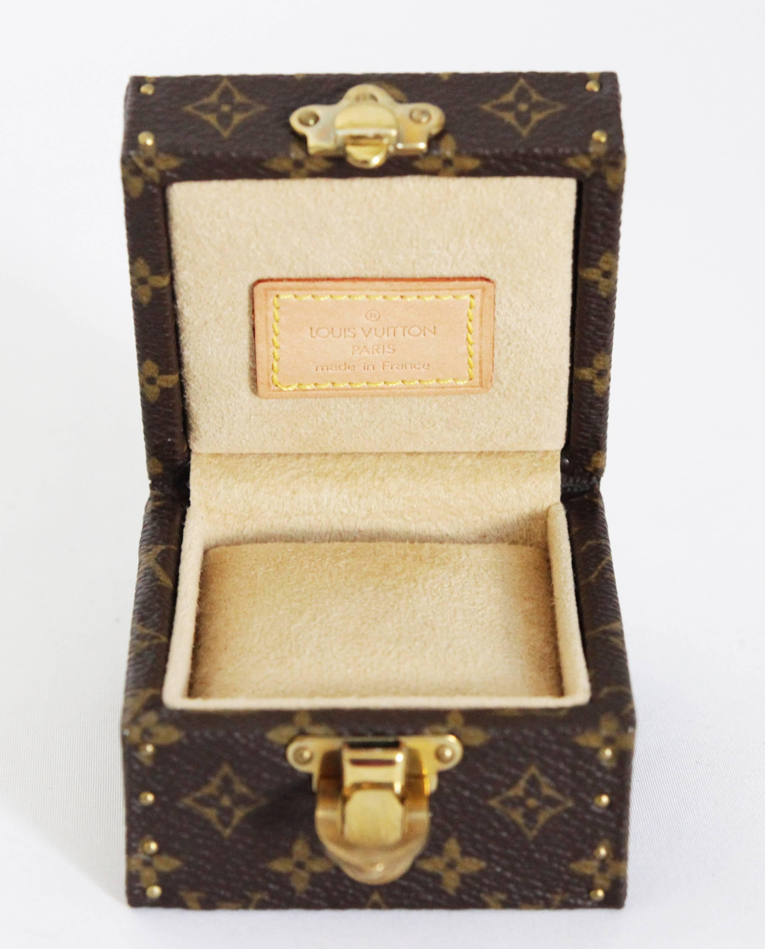 louis vuitton pill box