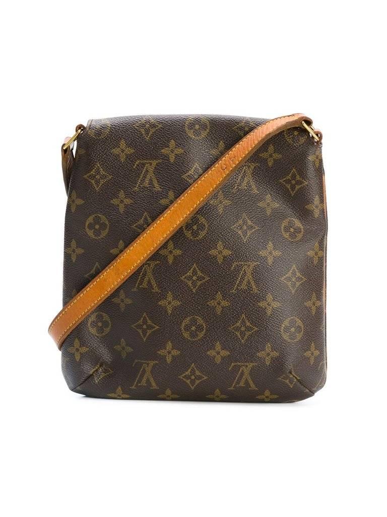Great Vintage Louis Vuitton Musette Salsa handbag, 2002. Serial Number: LM1002. Timeless and so useful!!

Very good condition. Size : width : 22 cm - 8.66 in., height: 23 cm - 9.05 in., depth: 4 cm - 1.57 in., strap: 63 cm - 24,8 in.