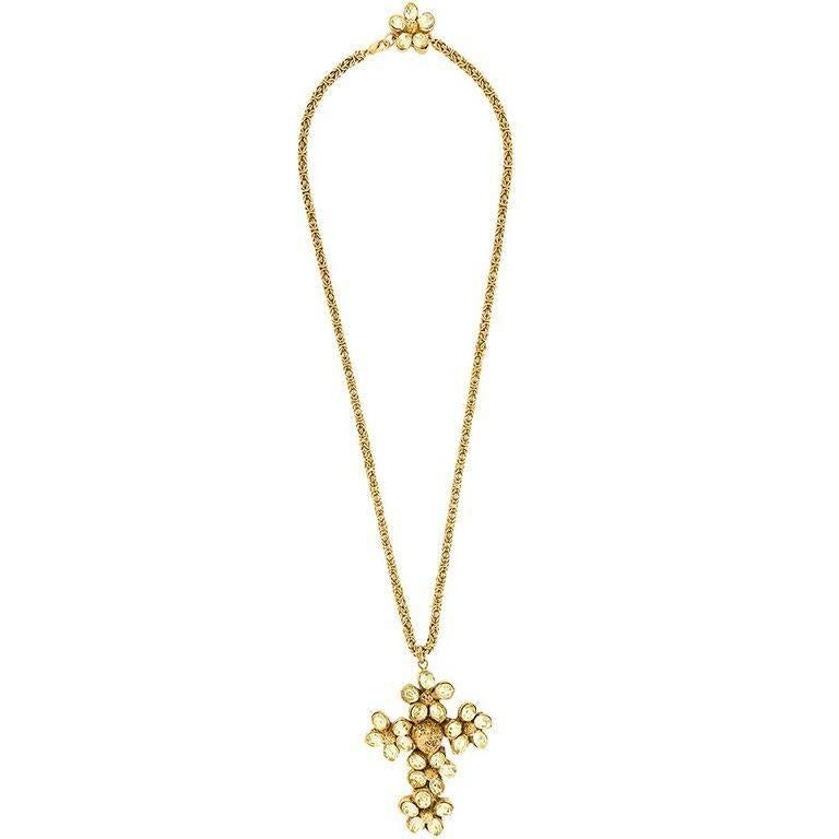 Spectacular and a real beauty!!! Christian Lacroix vintage collectable cross pendant necklace, late 80s. Made of gilt metal and yellow crystal stones. 

Marked : Christian Lacroix Paris 

Size : Pendant : 11 x 8 cm - 4.3 x 3.2 in. length : 84 cm