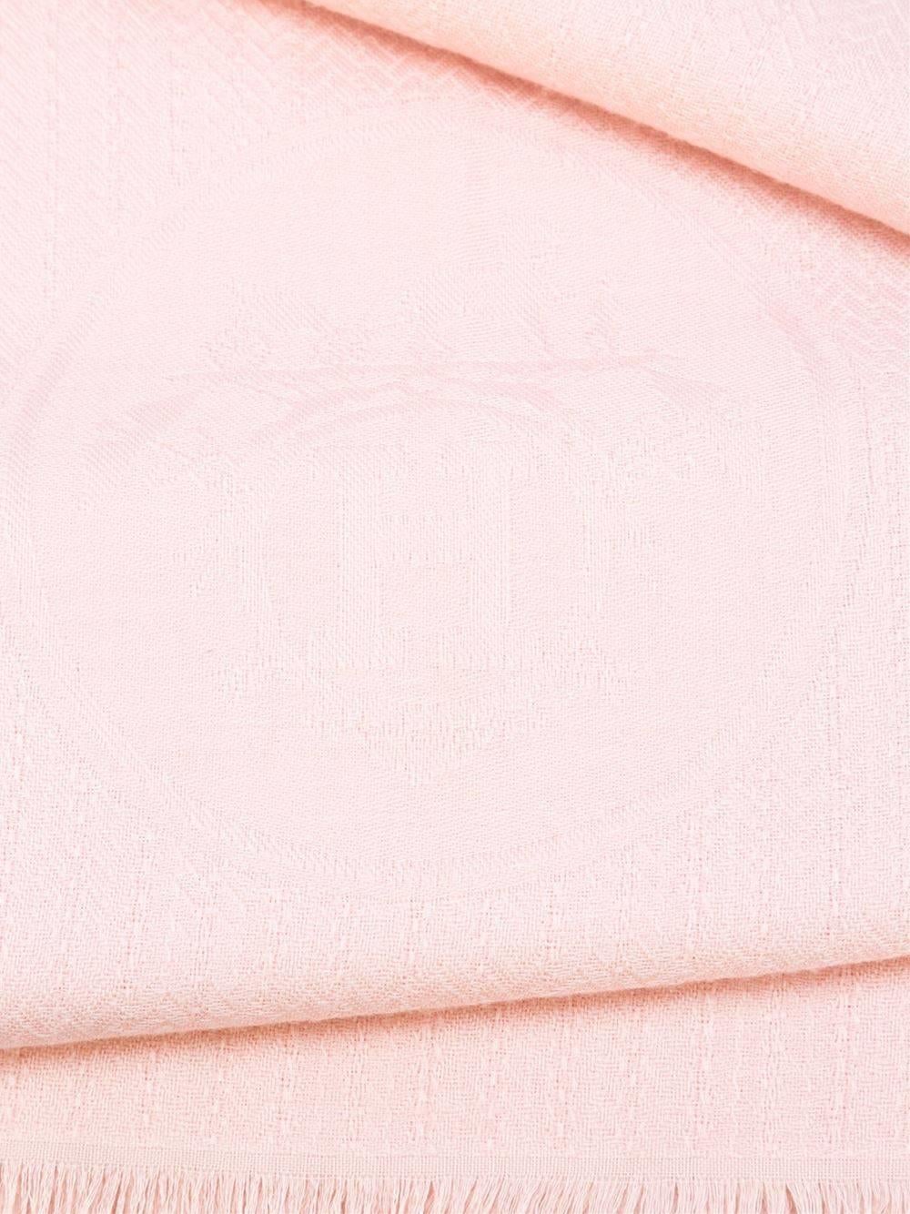 Hermes pink pastel  shawl. Made of cashmere-silk. Circa : 1990

Marked : H - Made in France 

Size : 212 x 66 cm

Excellent condition. As new. 