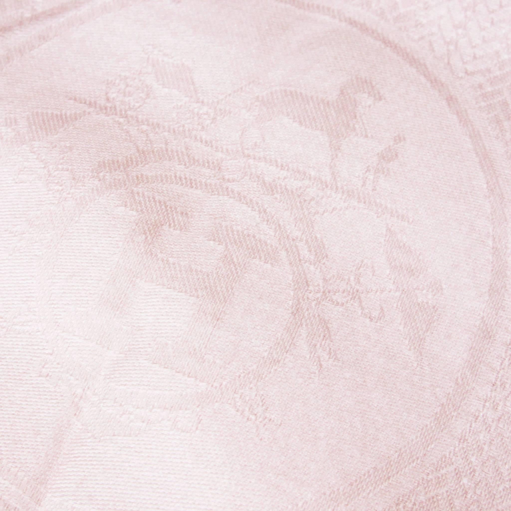 Hermes pink pastel cashmere silk shawl, 1990s In Excellent Condition In Verviers, BE
