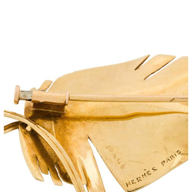 Exceptional design for this rare Hermes vintage 18 kt gold leaf vintage brooch !!! Very unique 
Size: 5 x 2.5 cm
Marked and stamp
Excellent vintage condition