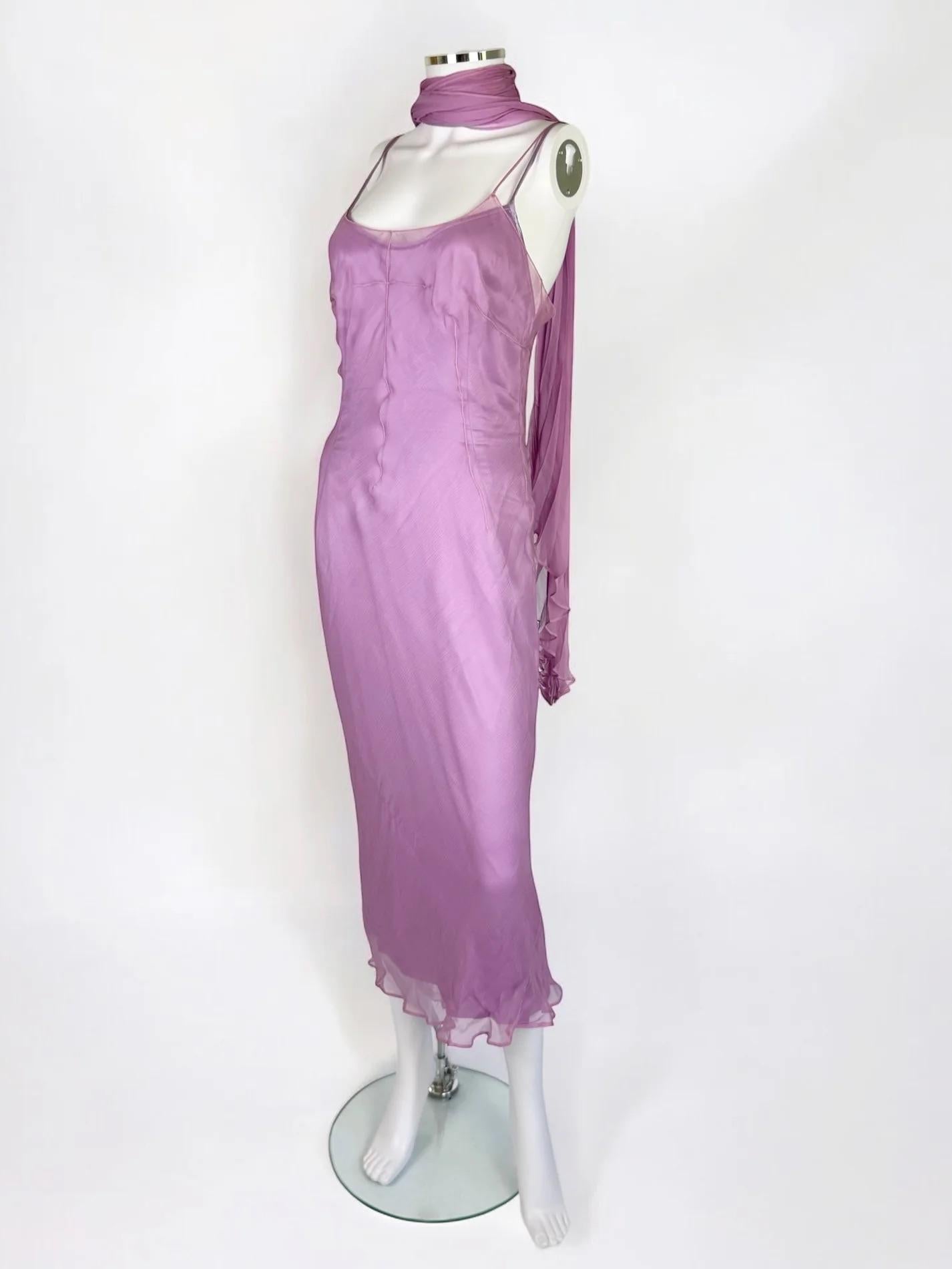 Automne 2000 Dolce & Gabbana Robe en soie lilas avec écharpe Unisexe en vente