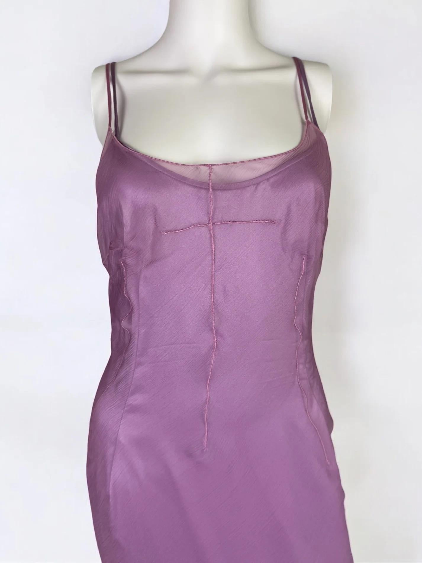 Automne 2000 Dolce & Gabbana Robe en soie lilas avec écharpe en vente 1