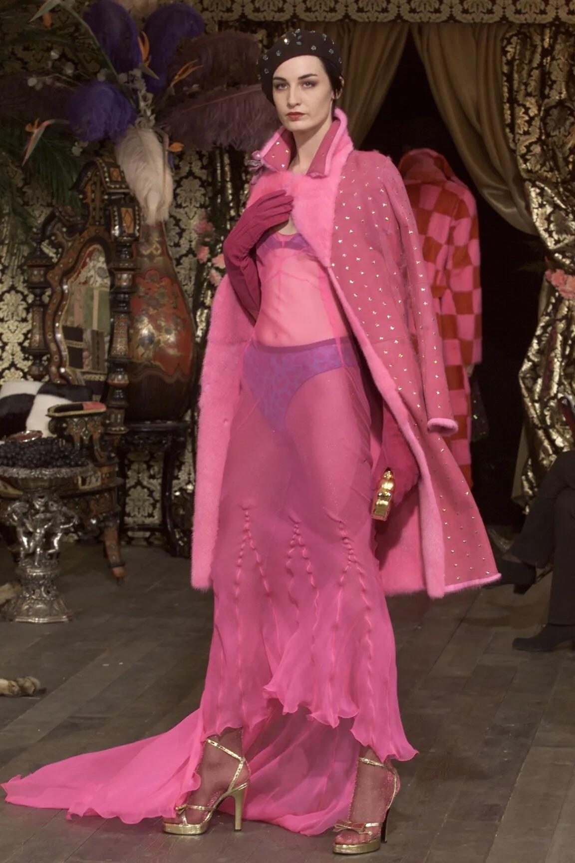 Automne 2000 Dolce & Gabbana Robe en soie lilas avec écharpe en vente 5