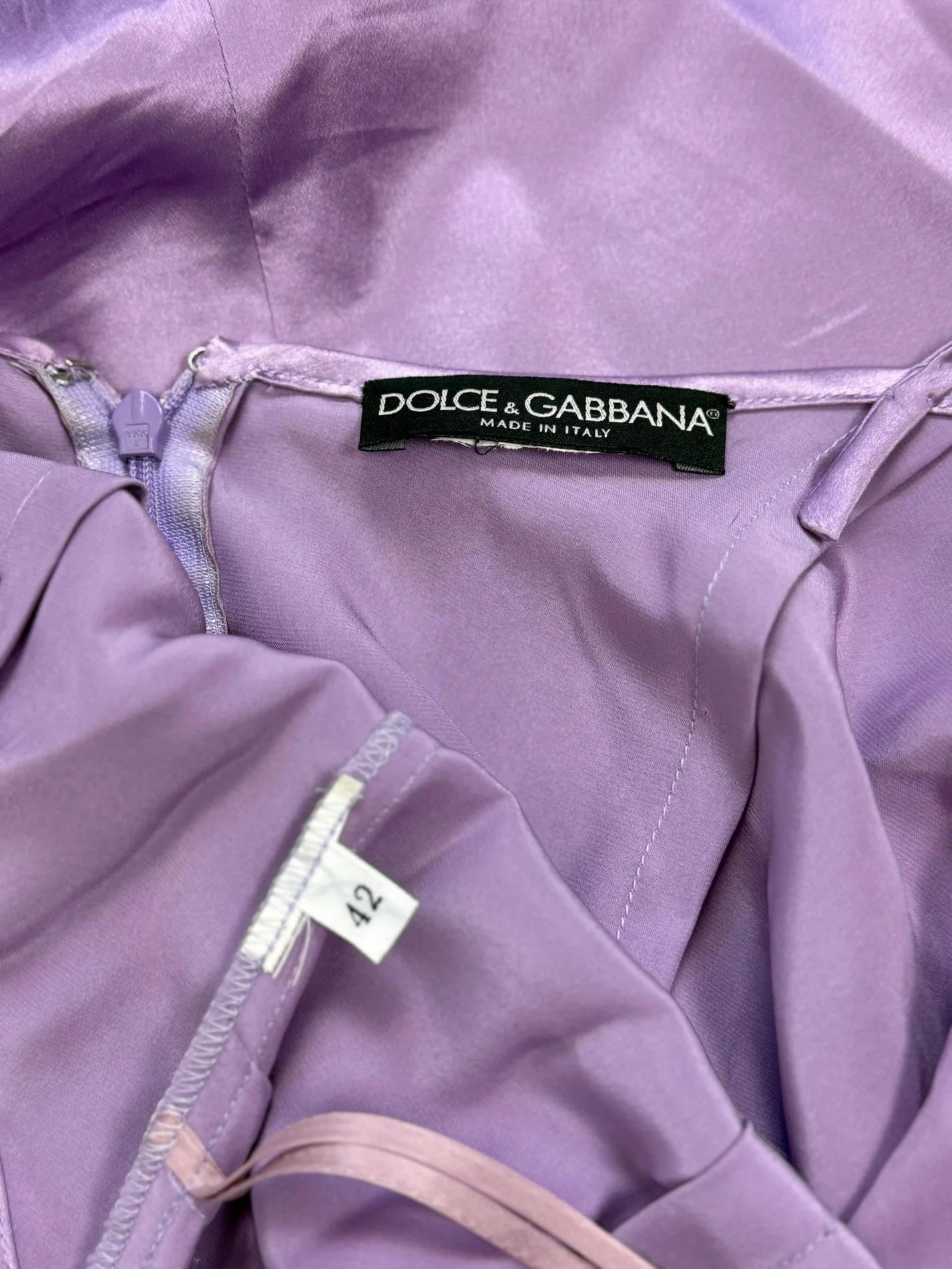 Automne 2000 Dolce & Gabbana Robe en soie lilas avec écharpe en vente 8