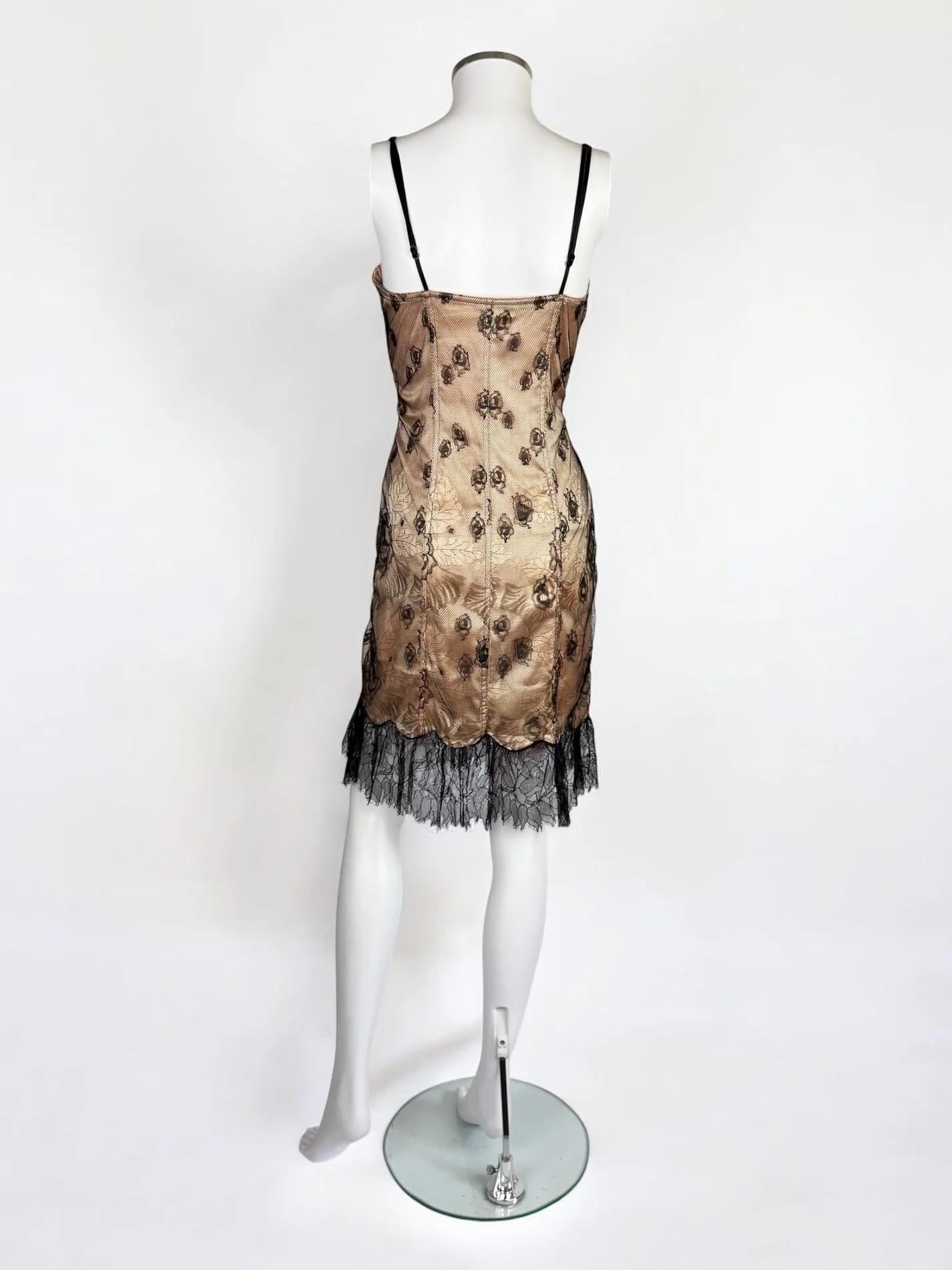 Mini abito a corsetto in pizzo Blumarine, SS 2004 in vendita 3