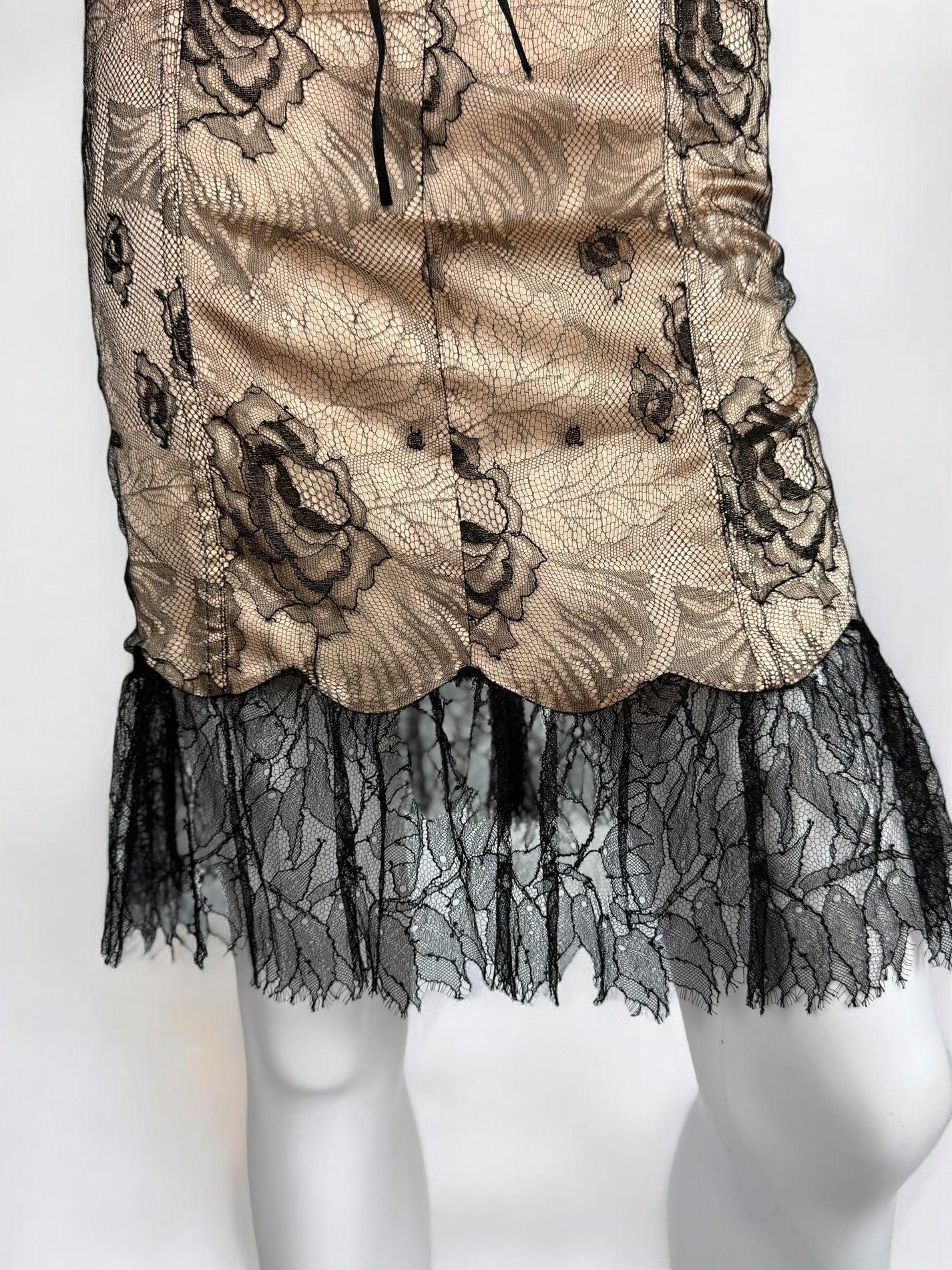 Mini abito a corsetto in pizzo Blumarine, SS 2004 In condizioni buone in vendita a Marlborough, GB