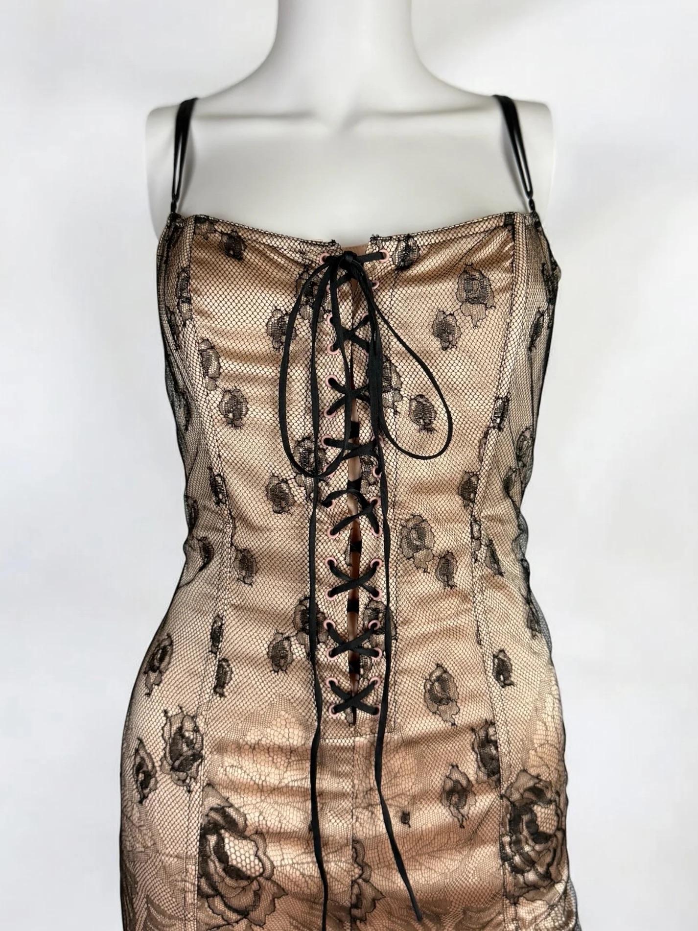 Donna Mini abito a corsetto in pizzo Blumarine, SS 2004 in vendita