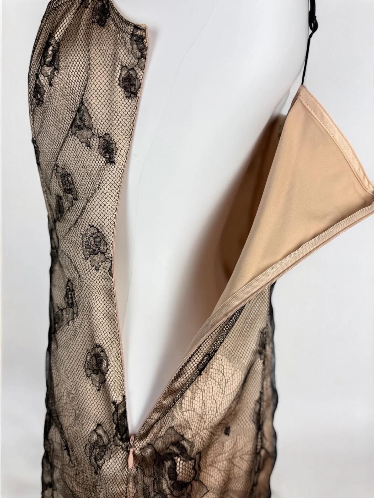 Mini abito a corsetto in pizzo Blumarine, SS 2004 in vendita 4