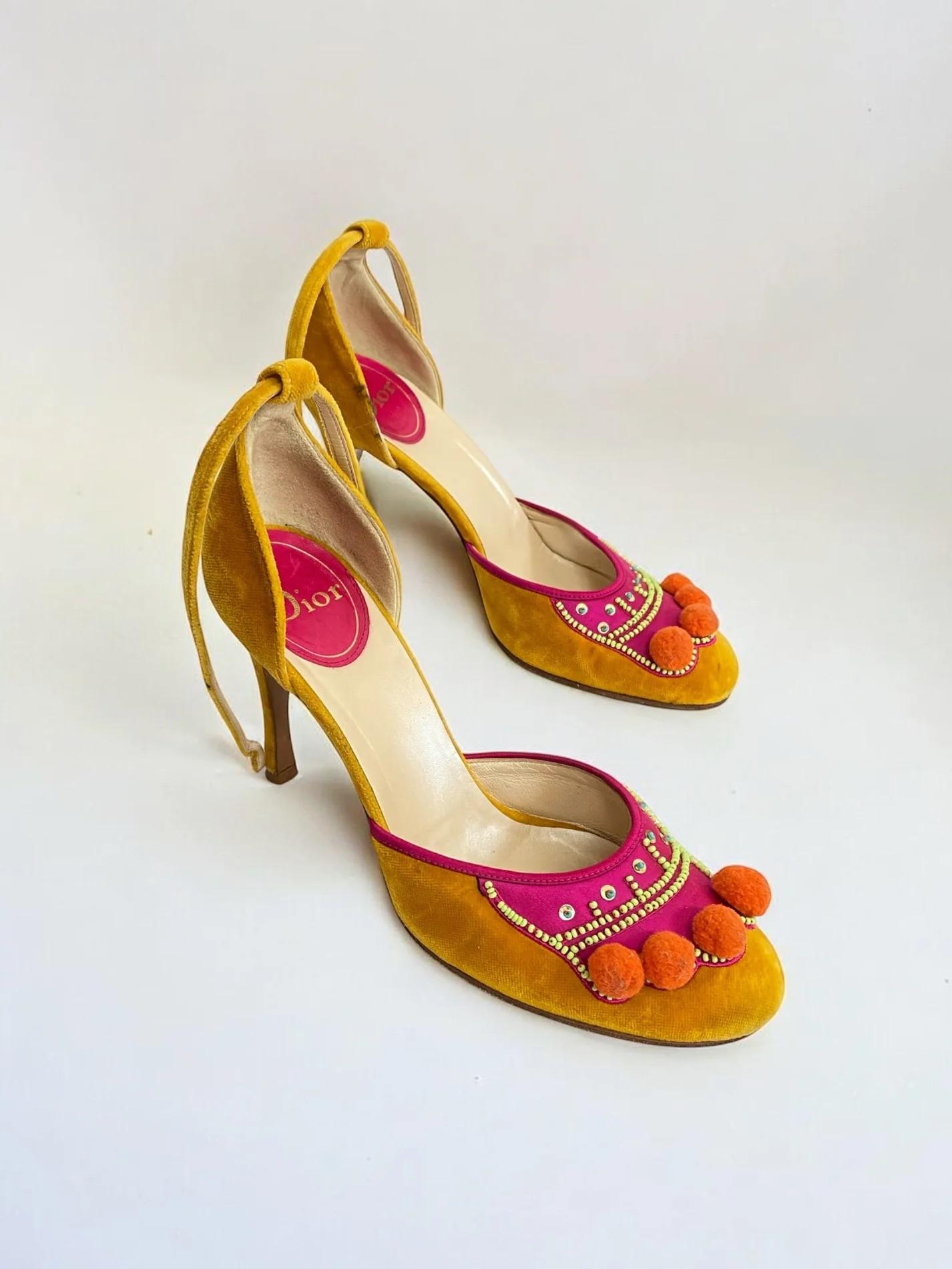 Arancia Christian Dior for Christian Dior, John Galliano Velvet Pom Pom Heels, AI 2002 in vendita