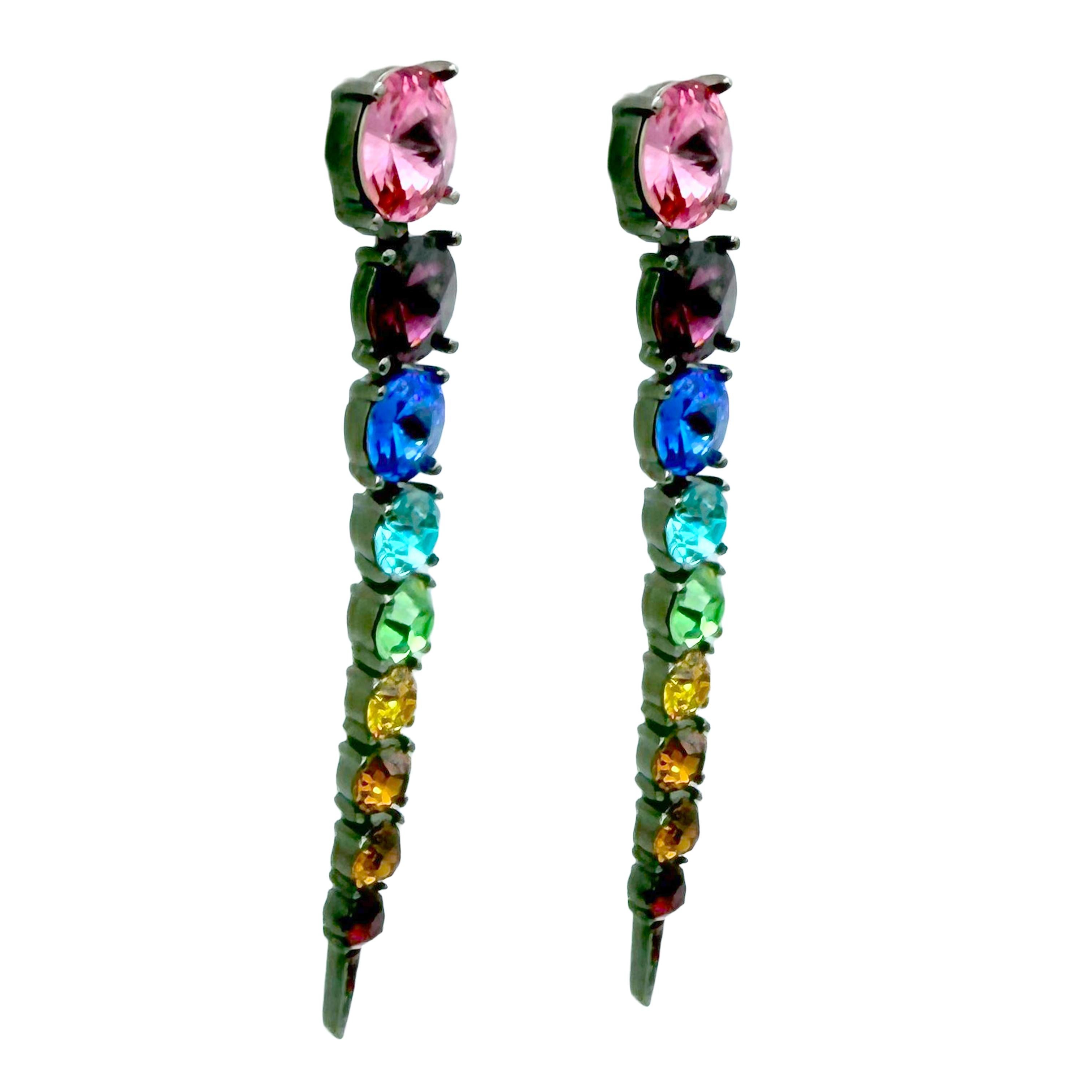 Oscar De la Renta Orecchini a perno lineari articolati con cristalli Swarovski arcobaleno In condizioni Nuovo in vendita a Santa Monica, CA