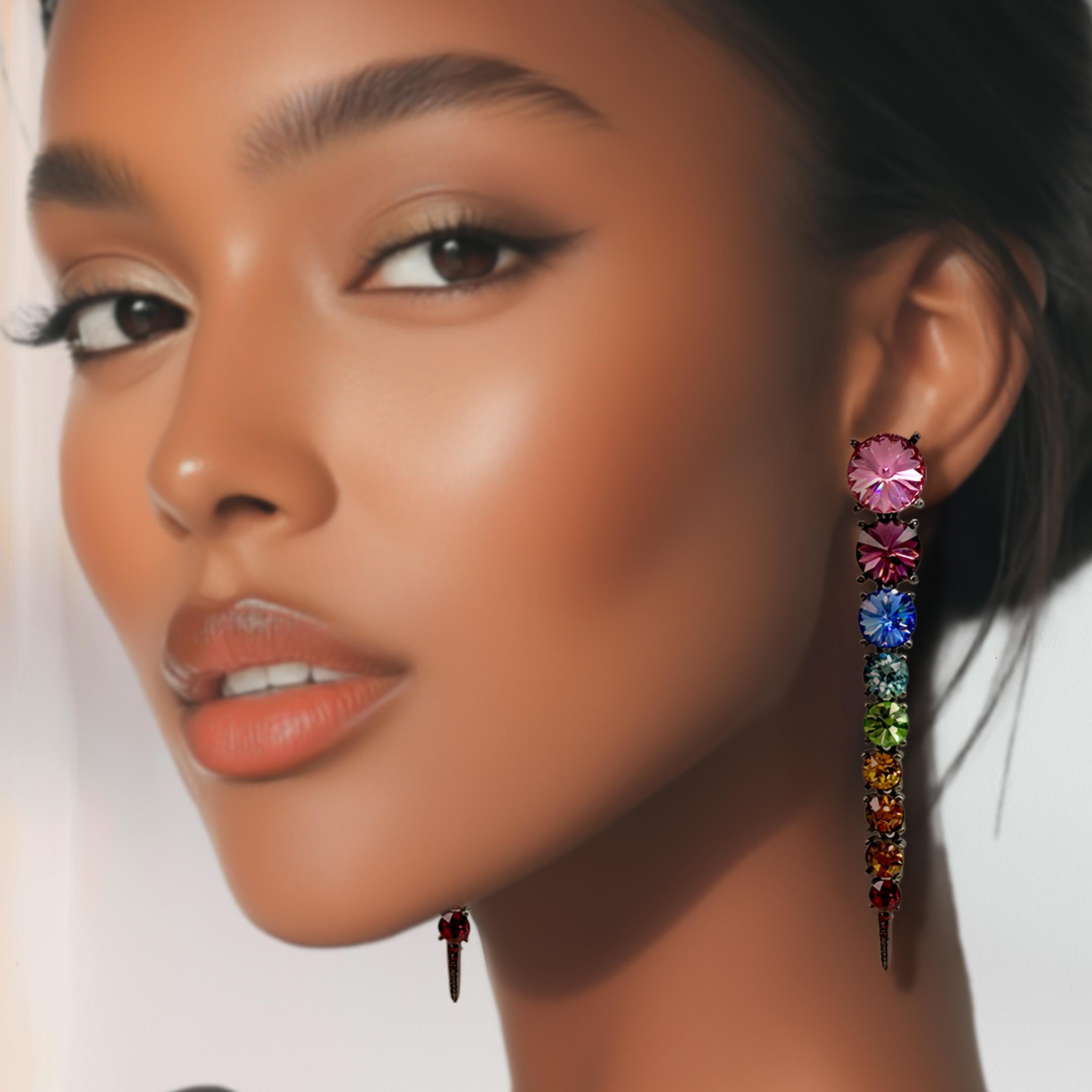 Oscar De la Renta Orecchini a perno lineari articolati con cristalli Swarovski arcobaleno in vendita 2