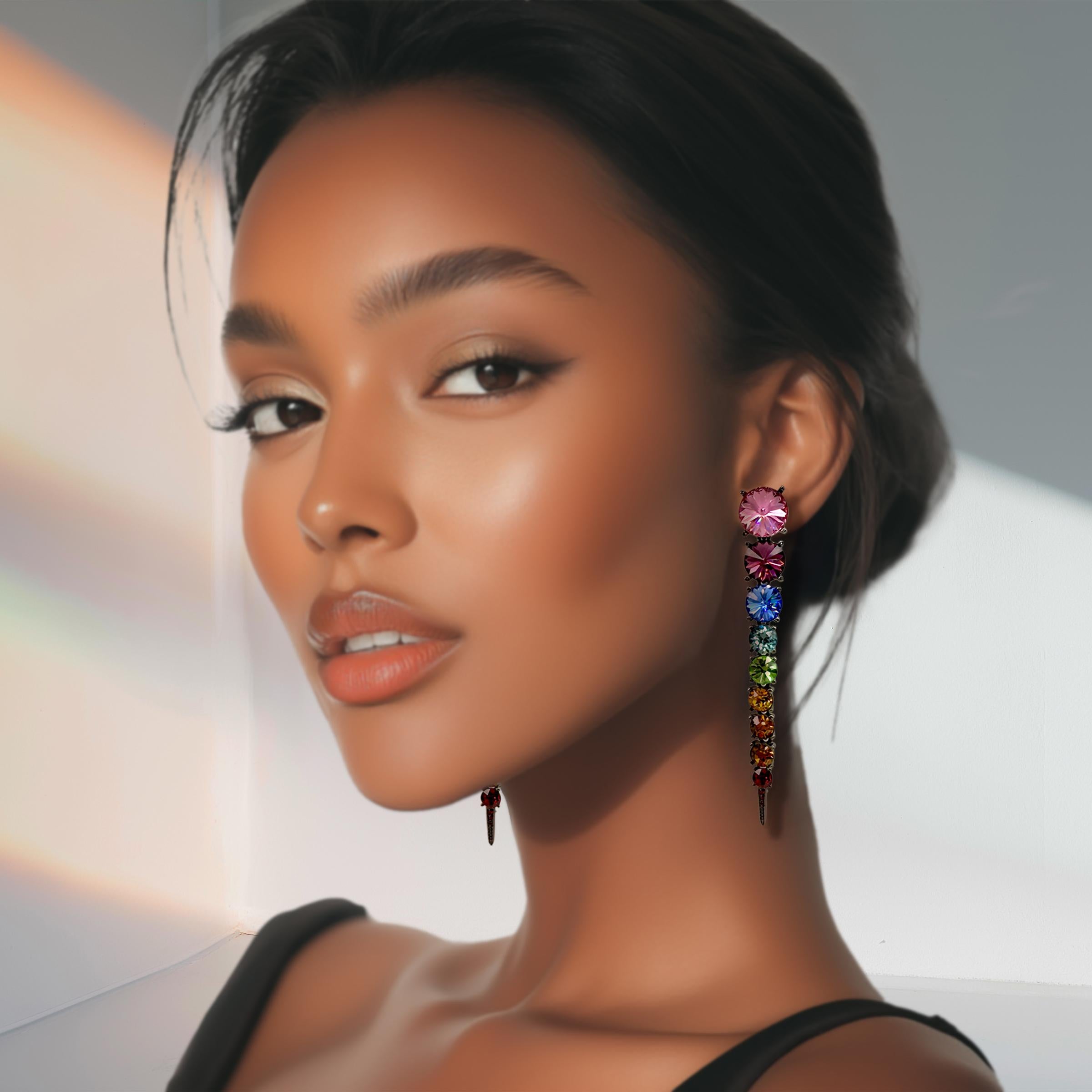 Oscar De la Renta Orecchini a perno lineari articolati con cristalli Swarovski arcobaleno in vendita 1
