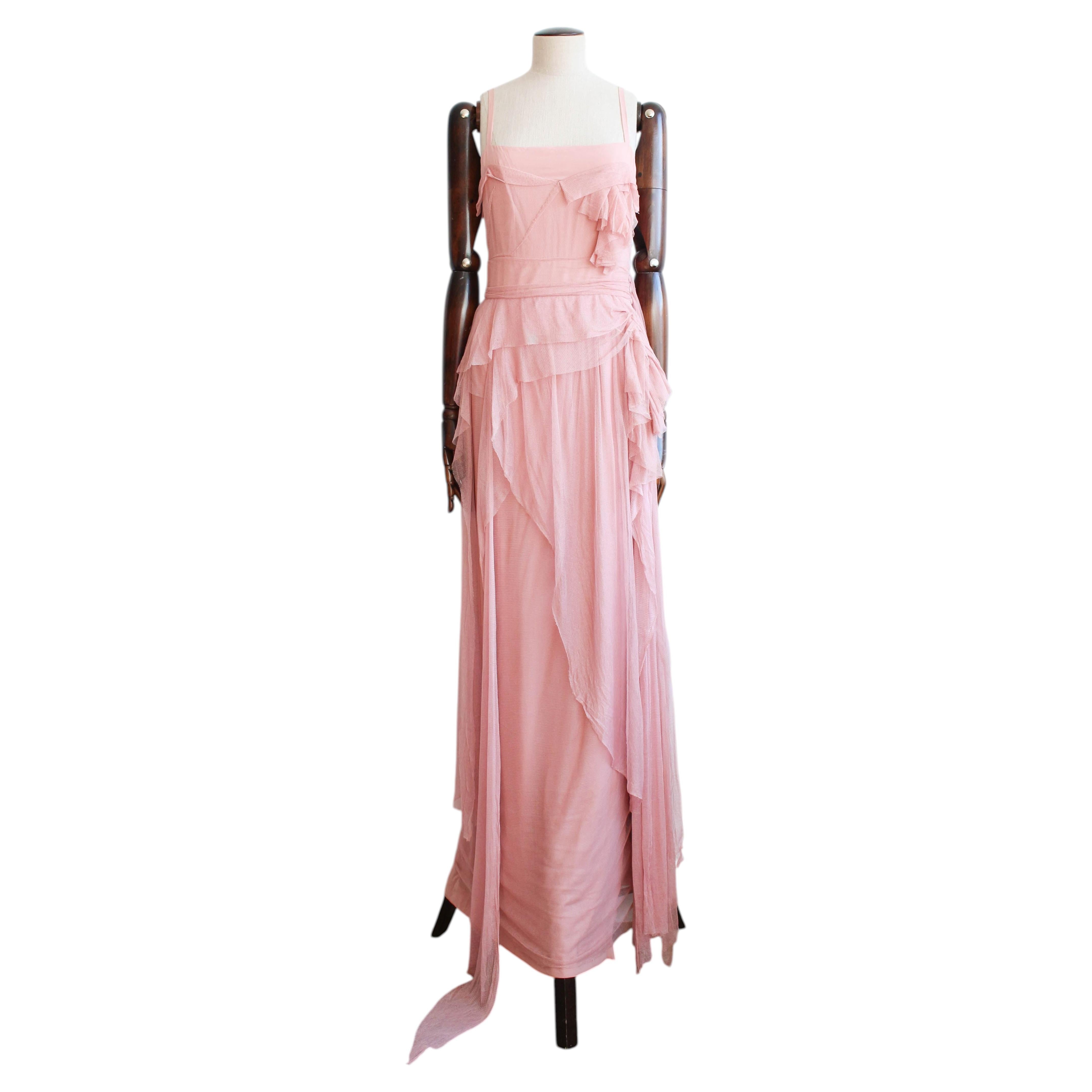 John Galliano Herbst/Winter 2007 – Kleid in Altrosa mit mehrlagigem Seidenchiffon