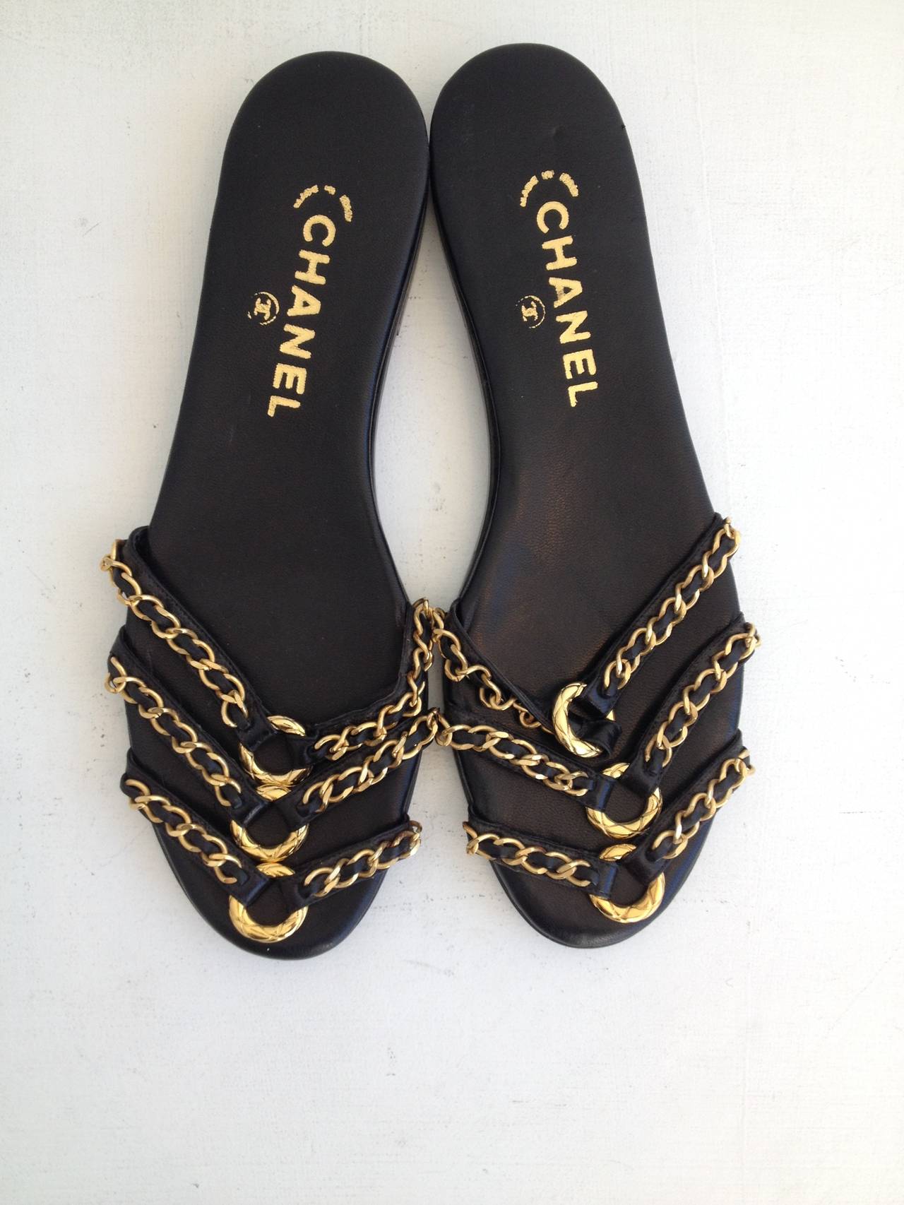 chanel pool slides with chains