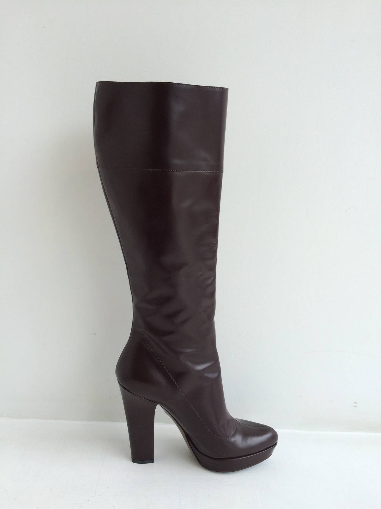 Gucci Dark Brown Leather Heeled Boots In Excellent Condition In San Francisco, CA
