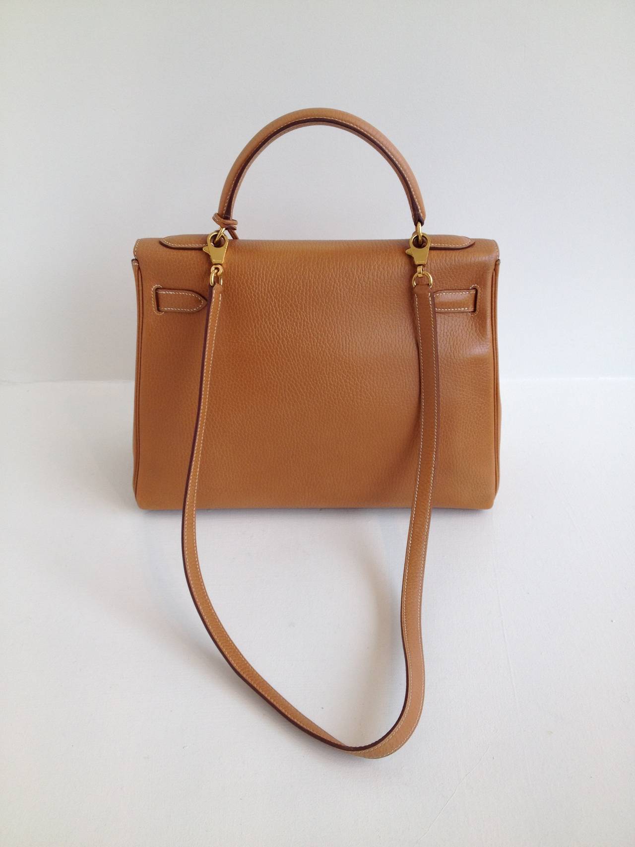 Hermes Tan Kelly 32cm In Excellent Condition In San Francisco, CA