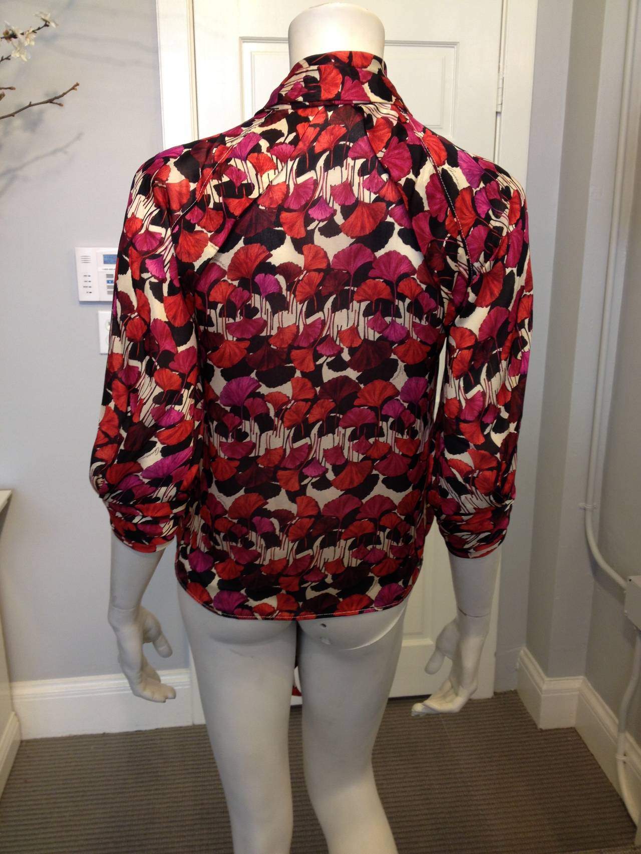 Gucci Magenta and Orange Ginkgo Leaf Blouse In Excellent Condition In San Francisco, CA