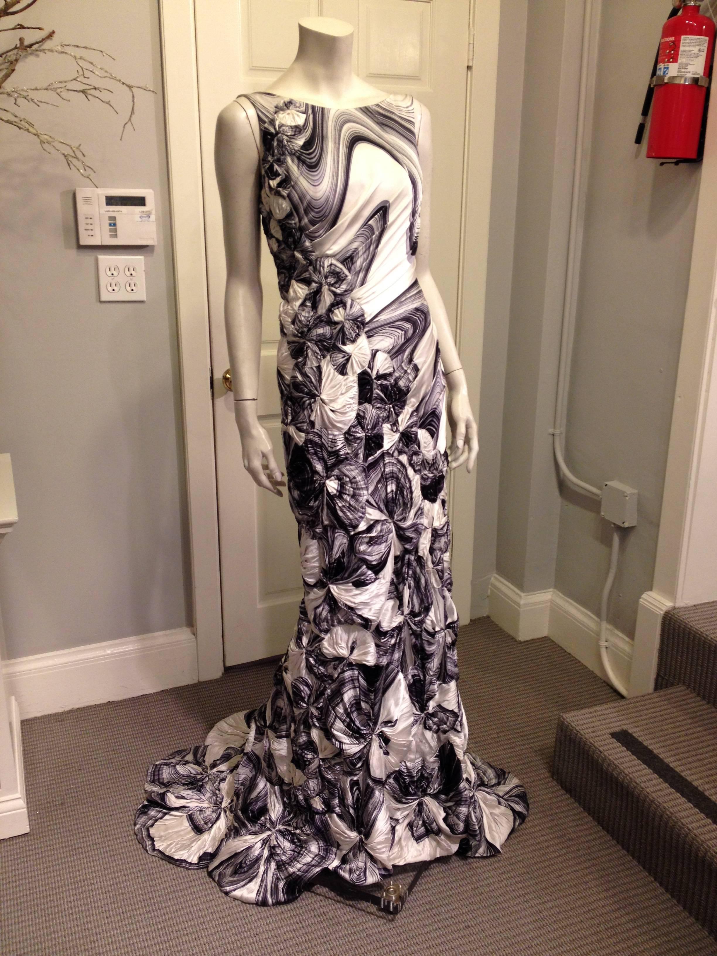 Gray Carlos Miele White and Navy Swirled Gown For Sale