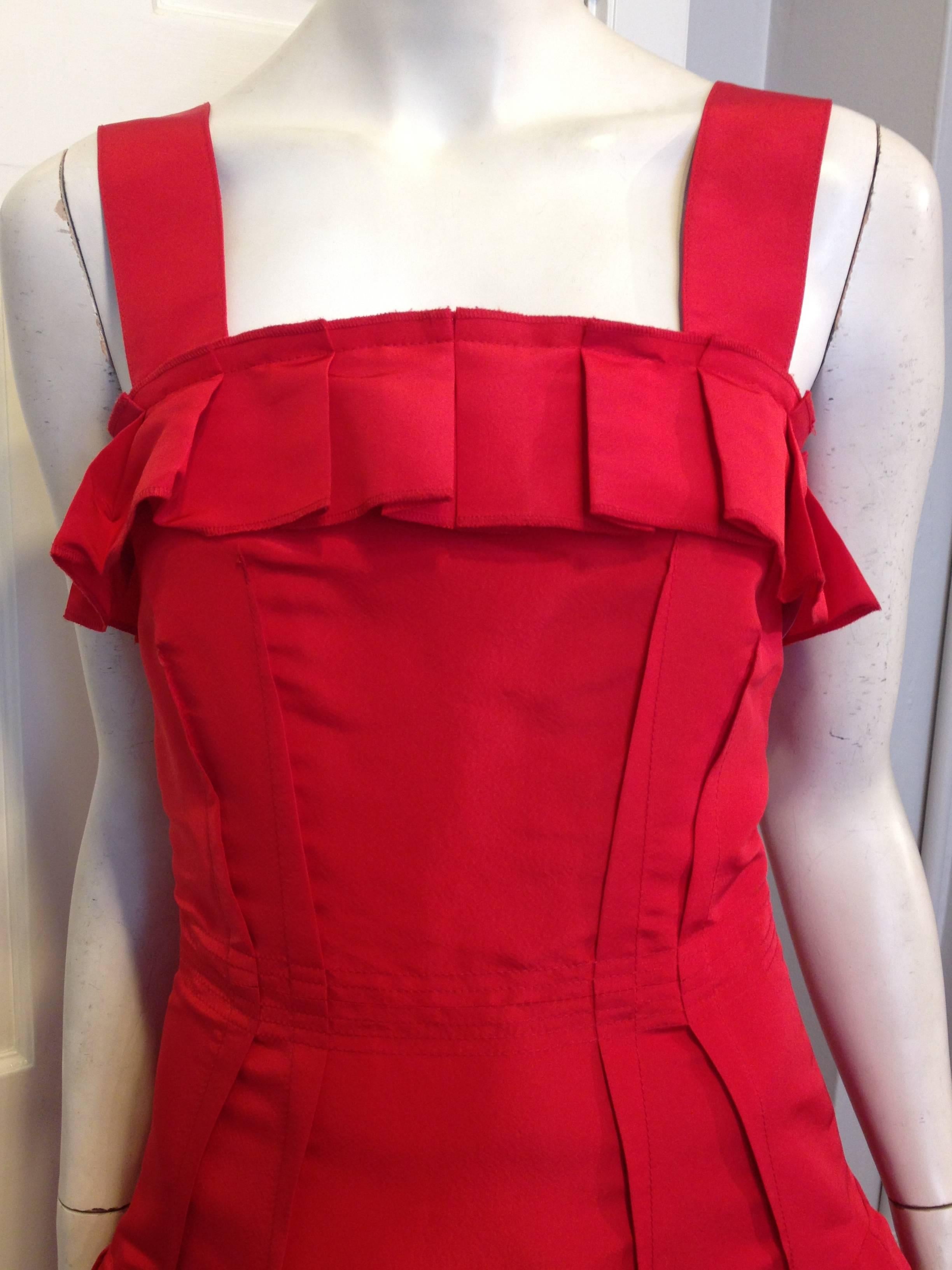 Oscar de la Renta Red Silk Dress with Ruffles In Excellent Condition For Sale In San Francisco, CA