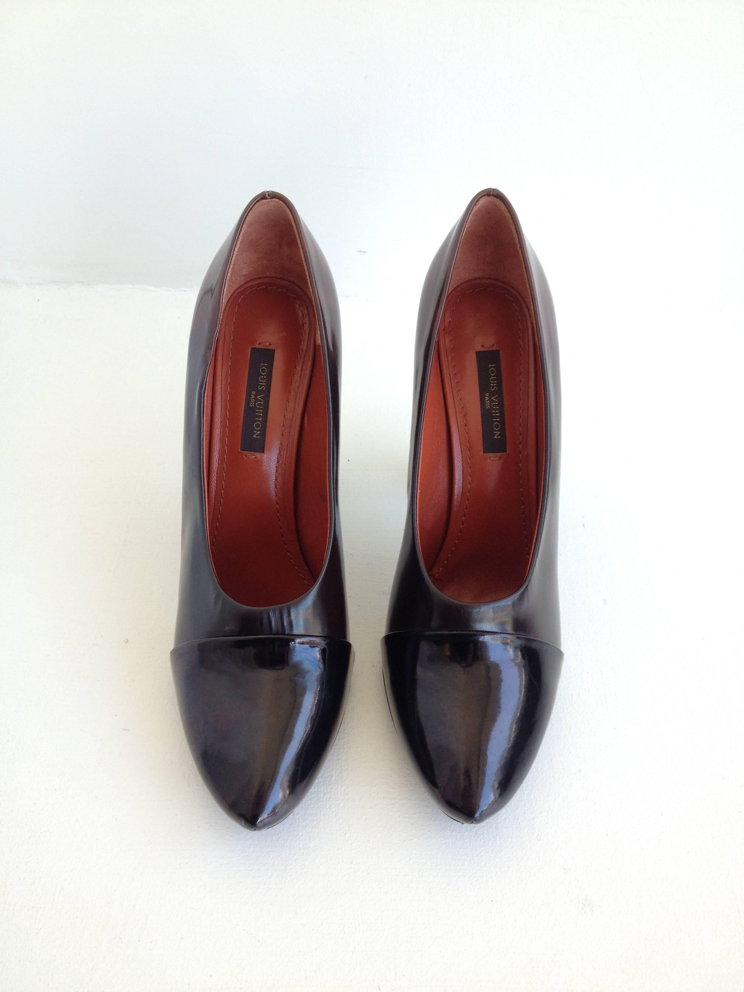Louis Vuitton Brown and Black Ombre Pumps In New Condition In San Francisco, CA