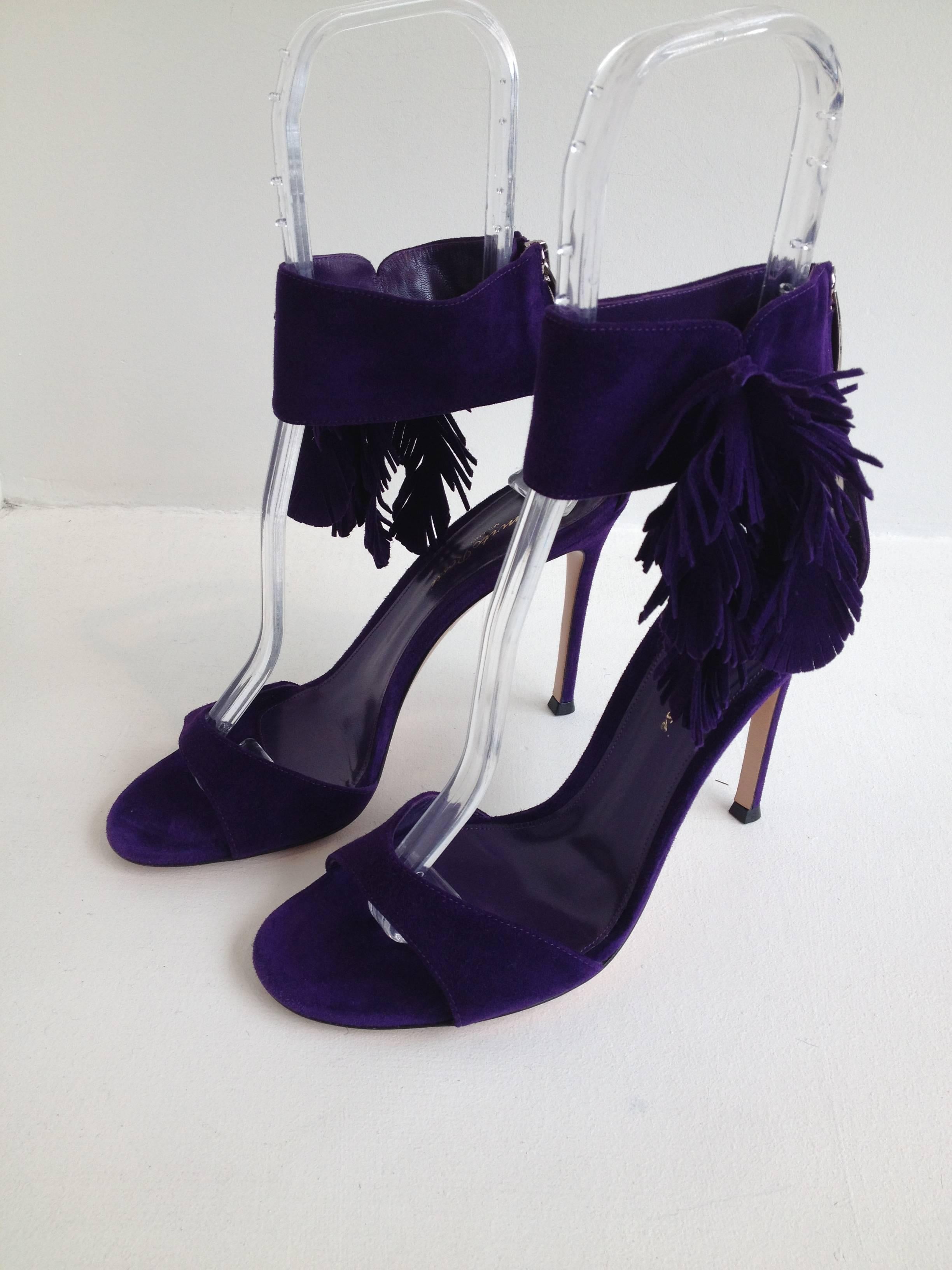Gianvito Rossi Purple Suede Sandals In New Condition In San Francisco, CA