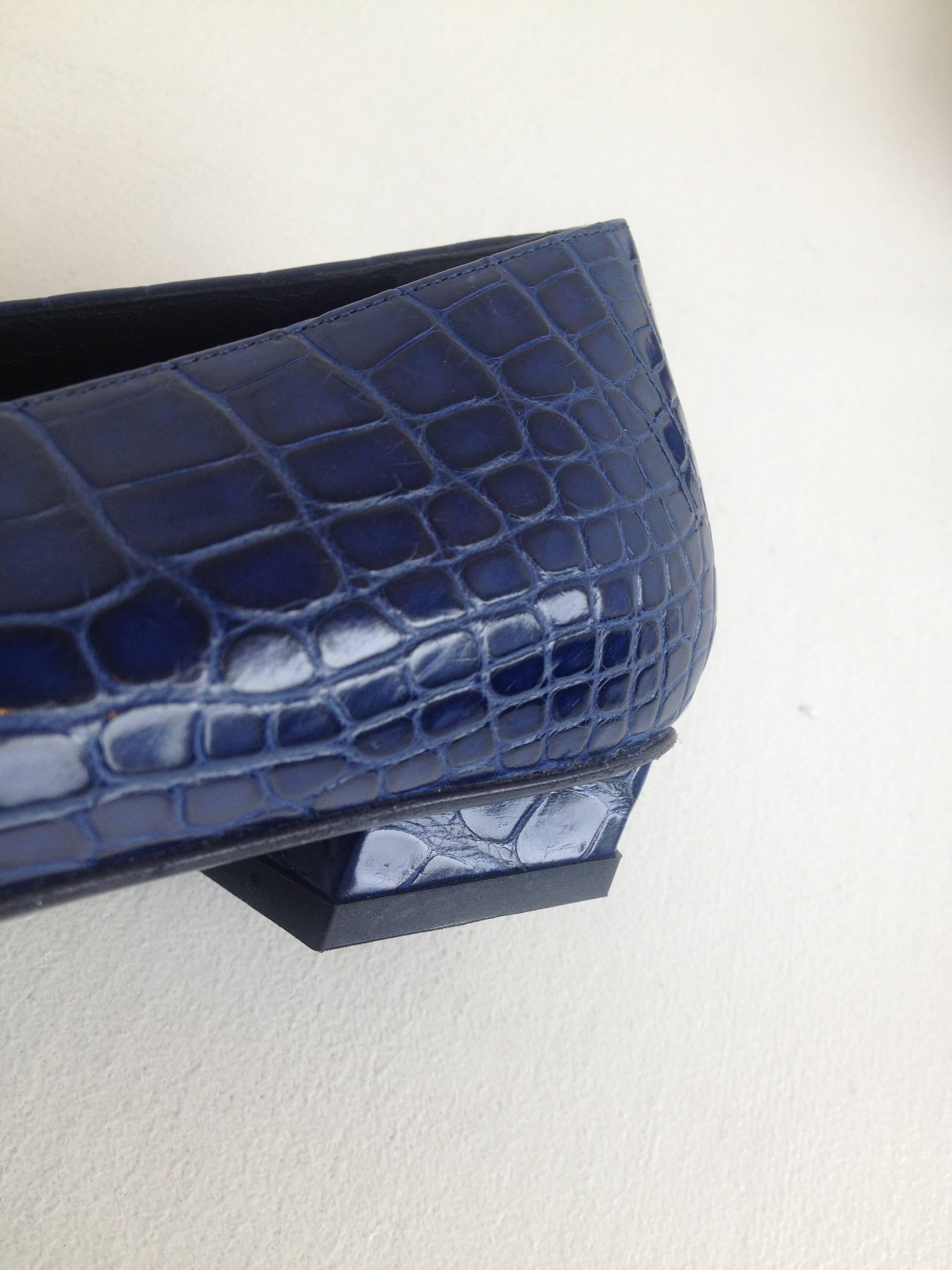 Women's Roger Vivier Blue Crocodile Flats For Sale