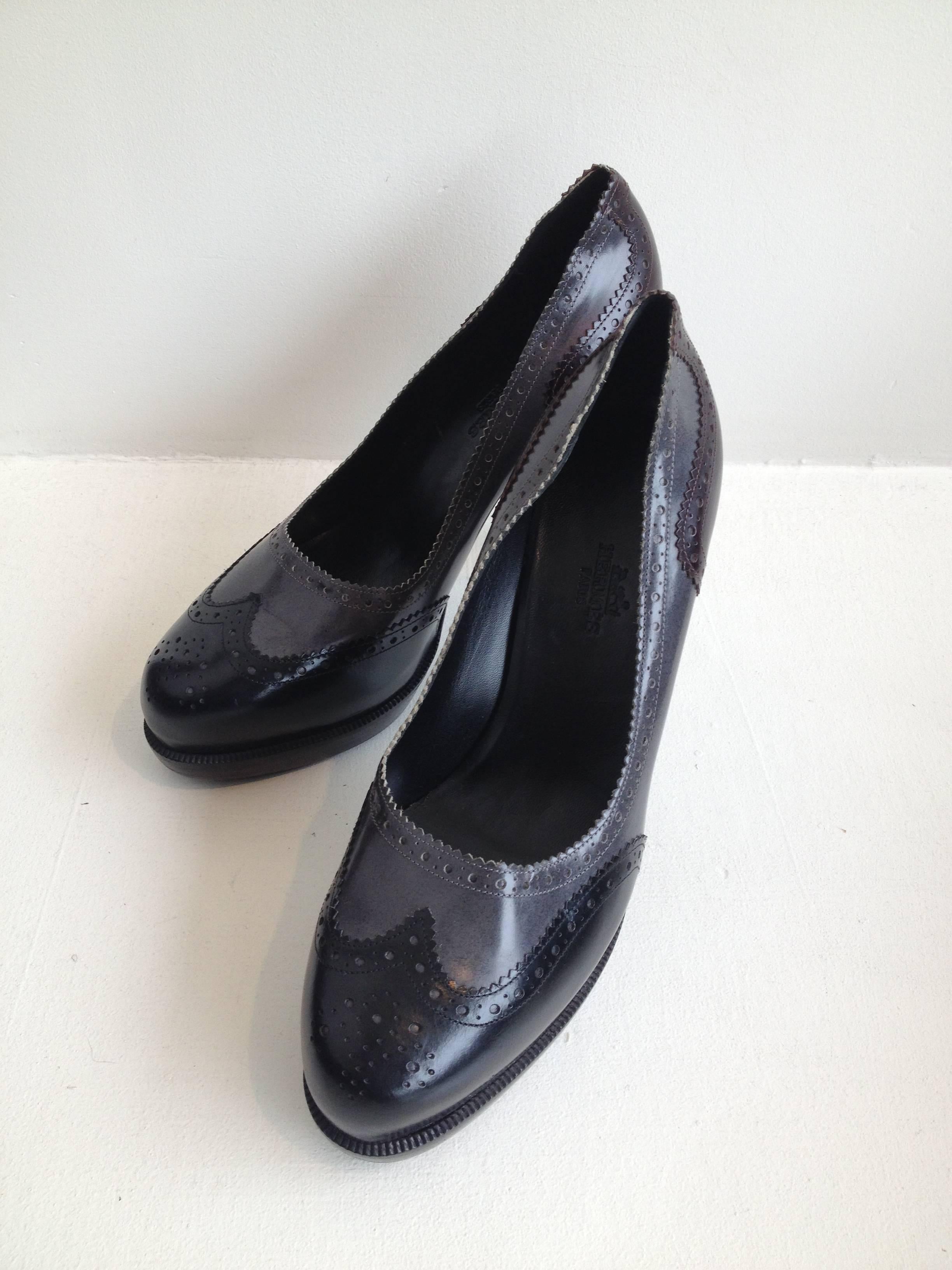 Hermes Grey and Black Leather Oxford Pumps In New Condition In San Francisco, CA