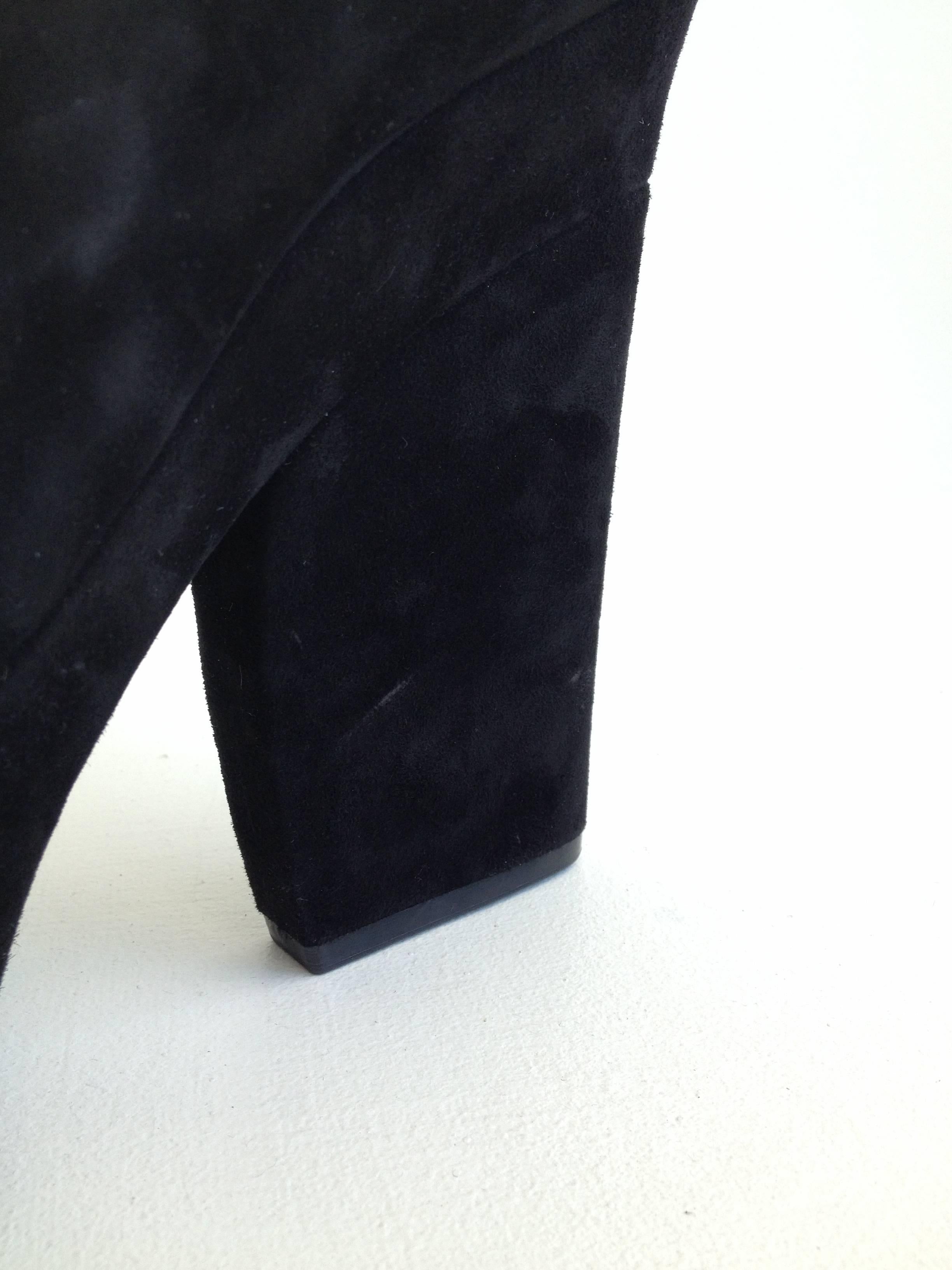 Celine Black Suede Platform Heels with Ankle Strap Size 37 (6.5) In New Condition For Sale In San Francisco, CA
