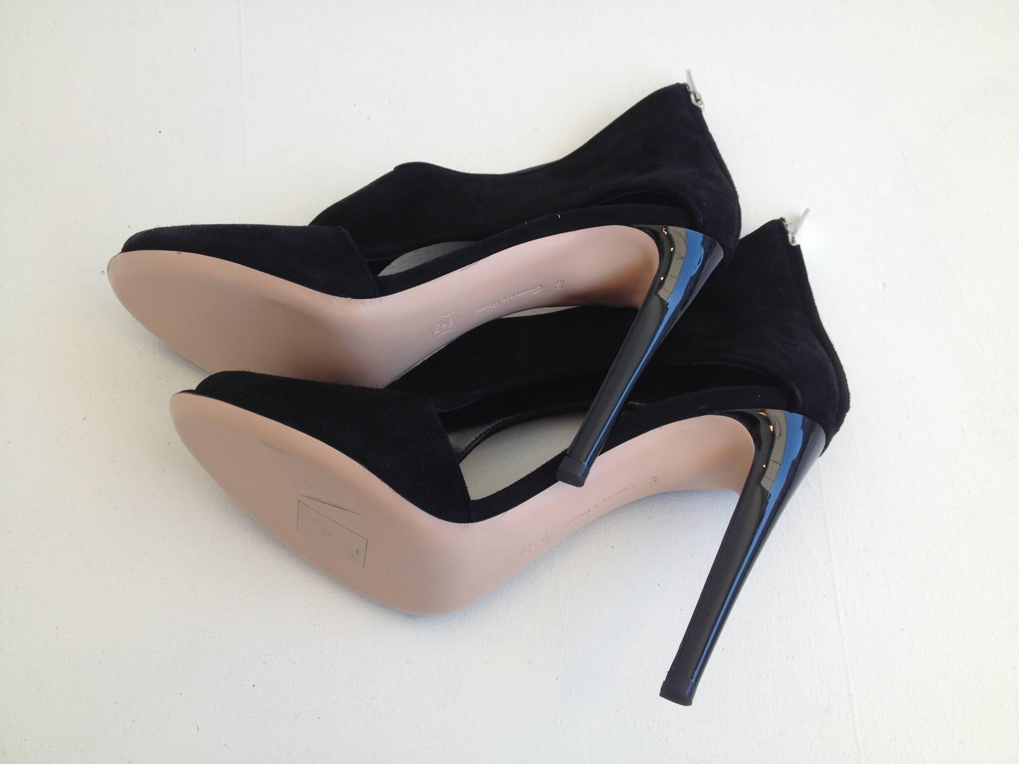 Gianvito Rossi Black Suede Cutout Heels Size 39 (8.5) For Sale 2