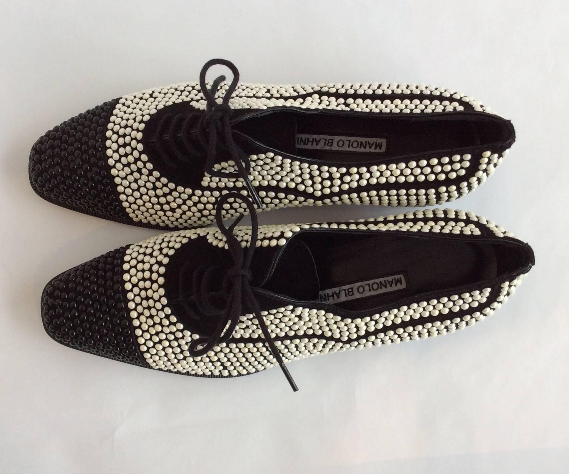 Manolo Blahnik White And Black Pearls Covered Brogues Sz37 1