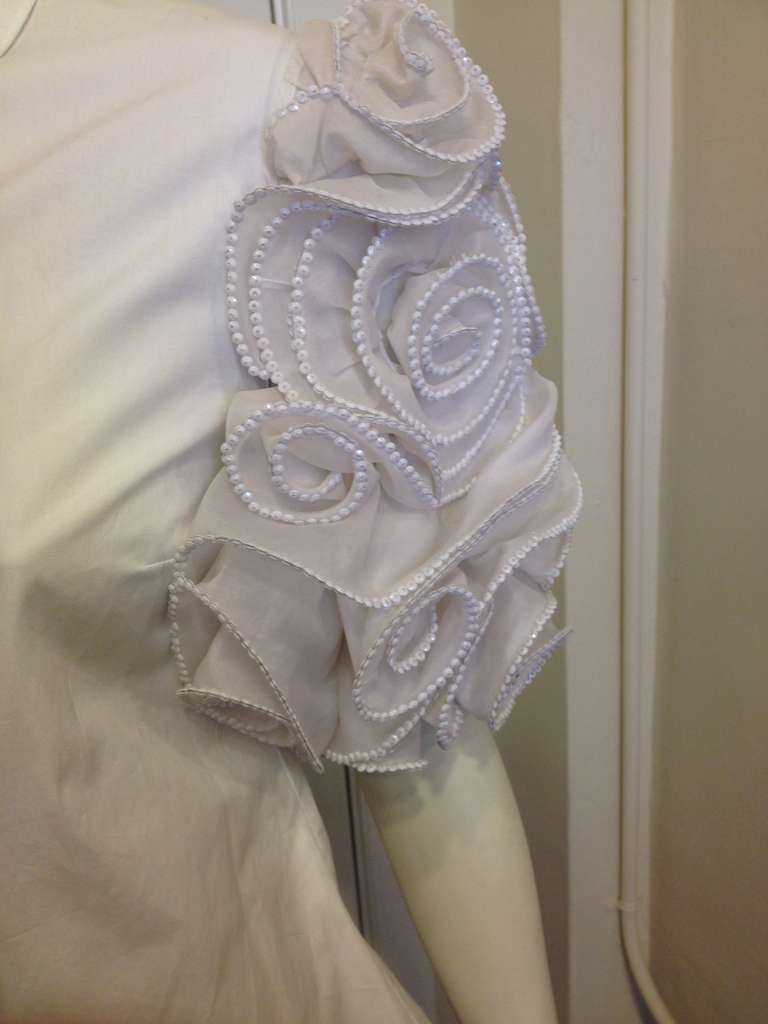 Valentino White Blouse with Ruffled Sleeves In New Condition In San Francisco, CA