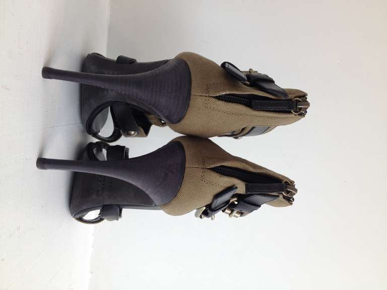 Balmain Olive Green Cutout Heels In Excellent Condition In San Francisco, CA