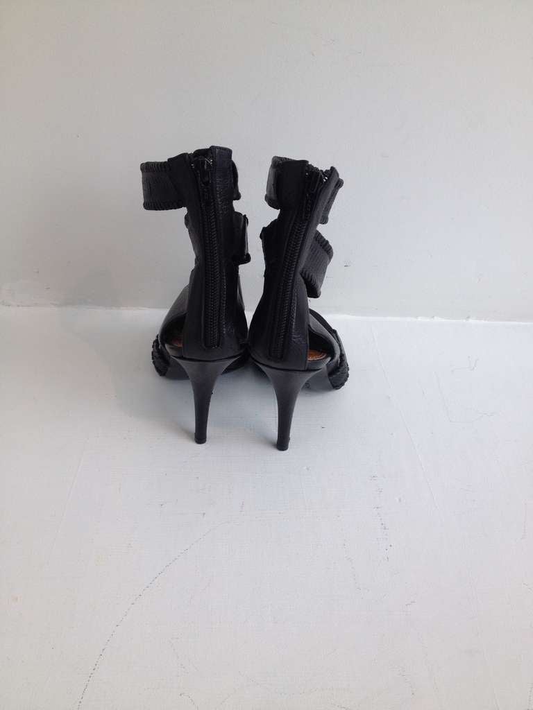 Givenchy Black Leather Sandals In Excellent Condition In San Francisco, CA