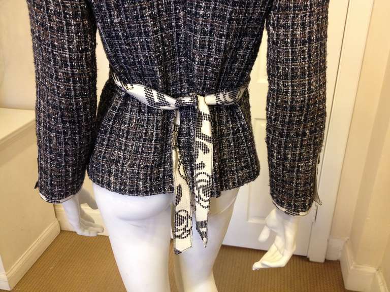 Women's Chanel Navy and Brown Tweed Jacket For Sale