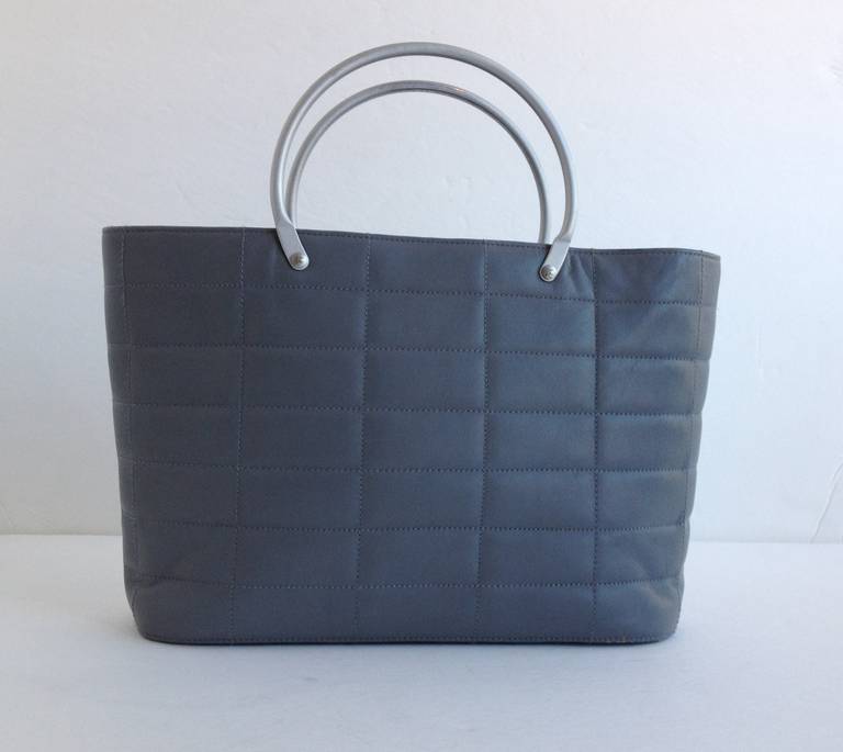 Chanel Grey and Silver Handbag In Excellent Condition In San Francisco, CA