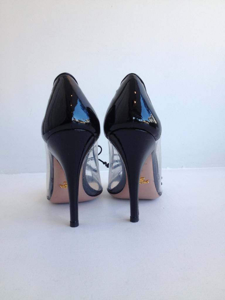 Prada Clear and Black Patent Peep-toe Pump In New Condition In San Francisco, CA