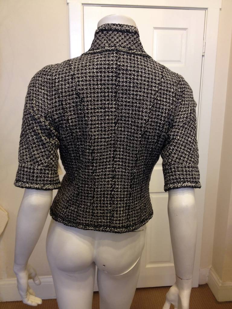 Chanel Black and White Tweed Fitted Jacket In New Condition For Sale In San Francisco, CA