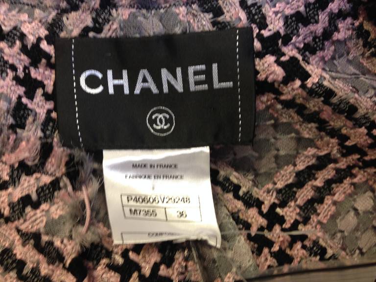 Chanel Grey and Pink Houndstooth Jacket In New Condition For Sale In San Francisco, CA