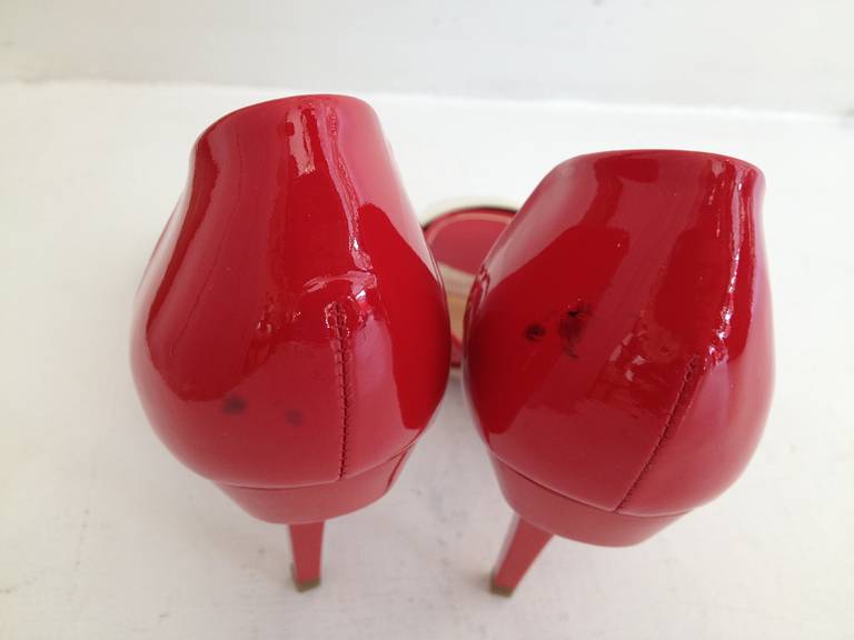 Women's Roger Vivier Red and Cream Patent D'Orsay Heel