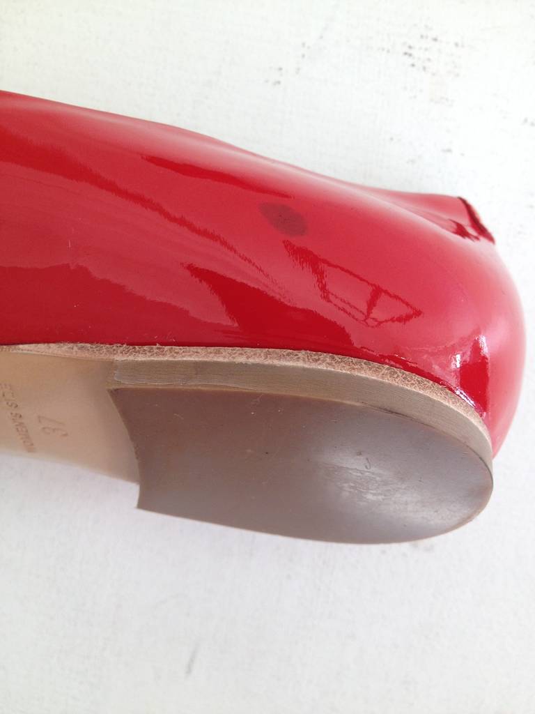 Women's Roger Vivier Red and Cream Patent Flats