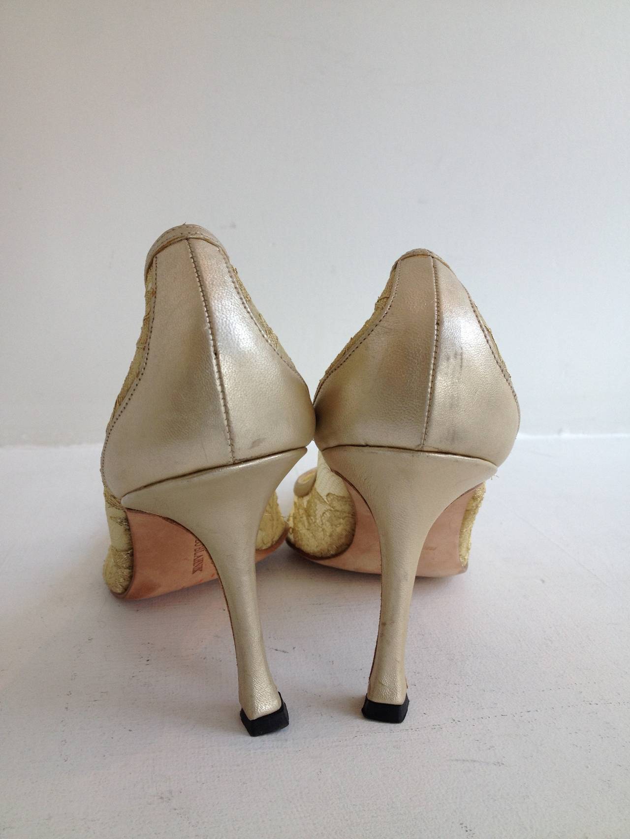 Manolo Blahnik Gold Leather and Lace Heels In Excellent Condition In San Francisco, CA