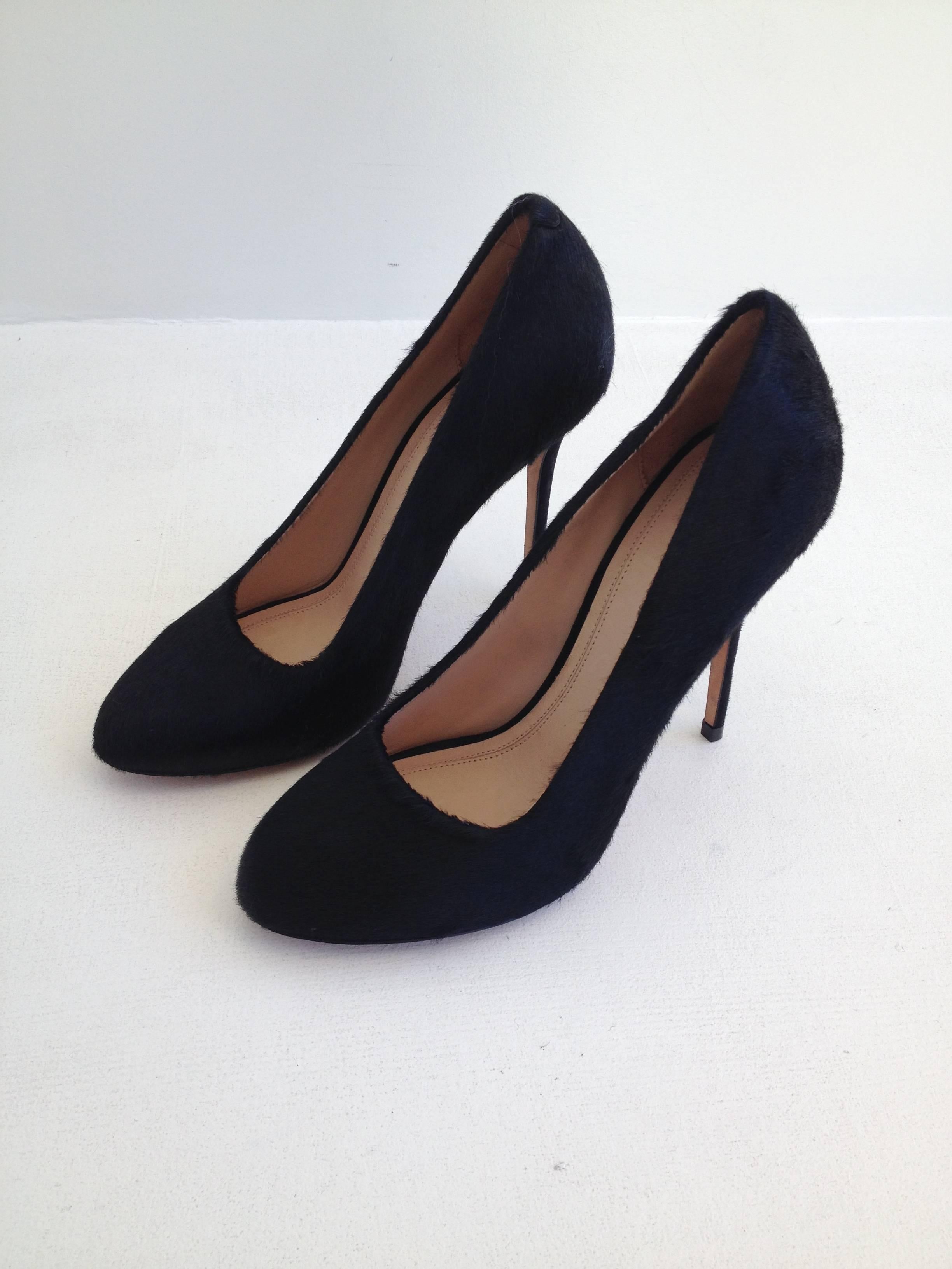 Celine Black Ponyhair Heels Size 37 (6.5) In New Condition For Sale In San Francisco, CA