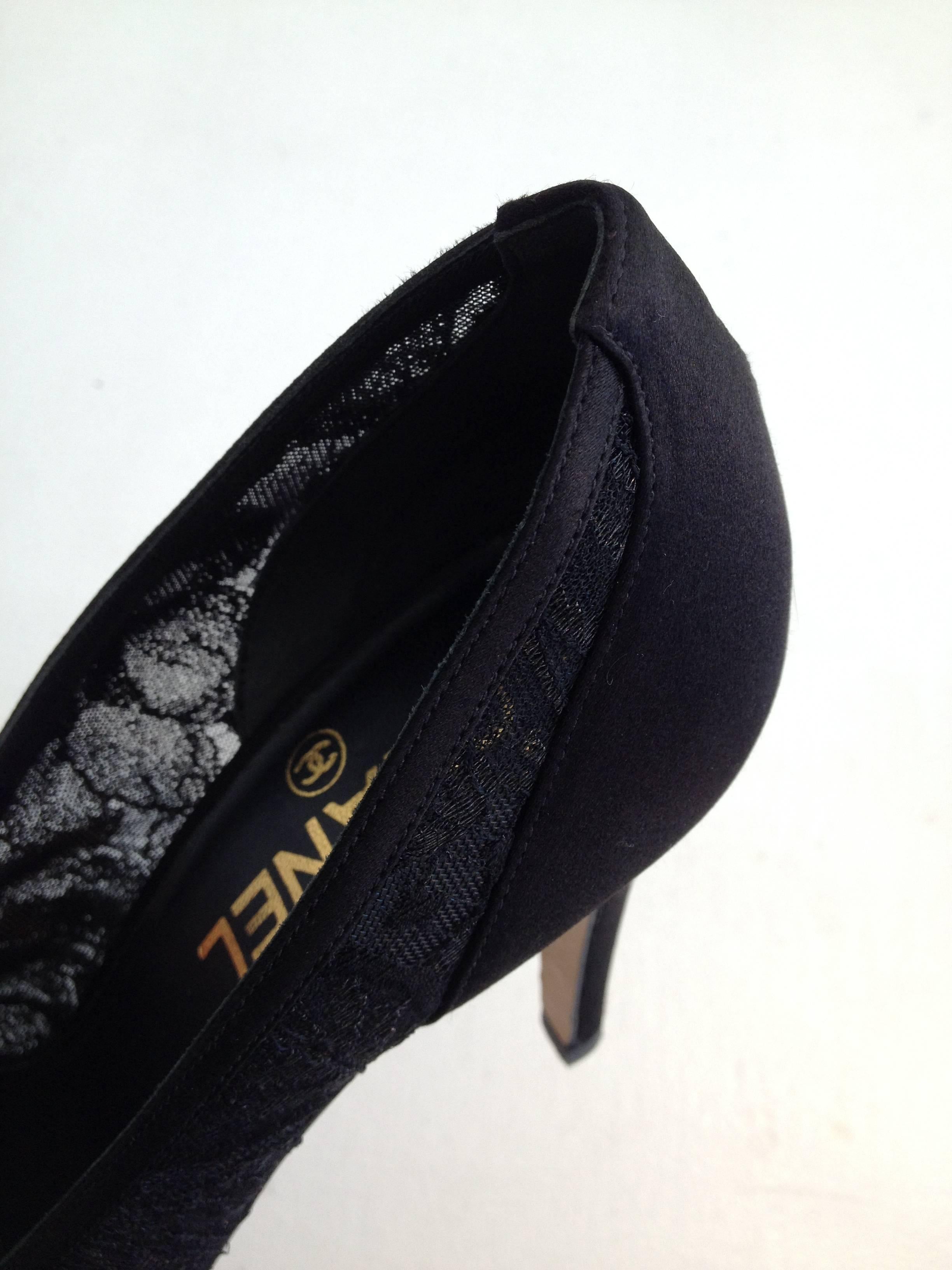 Chanel Black Lace Pumps with Camellia Size 38 (7.5) 2